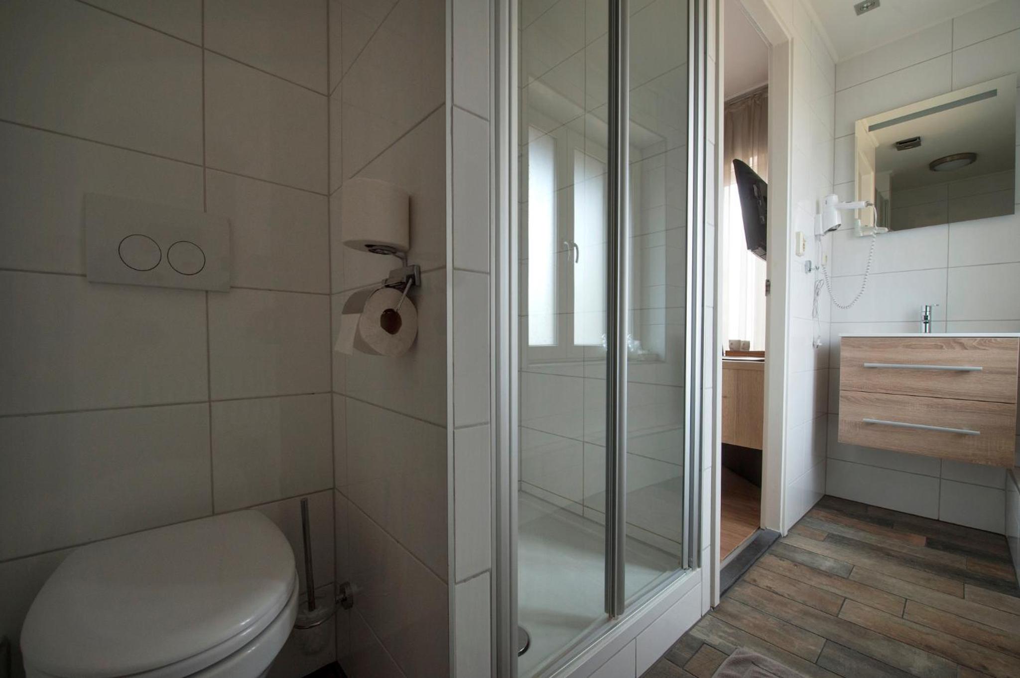 Large Double Room photo 3