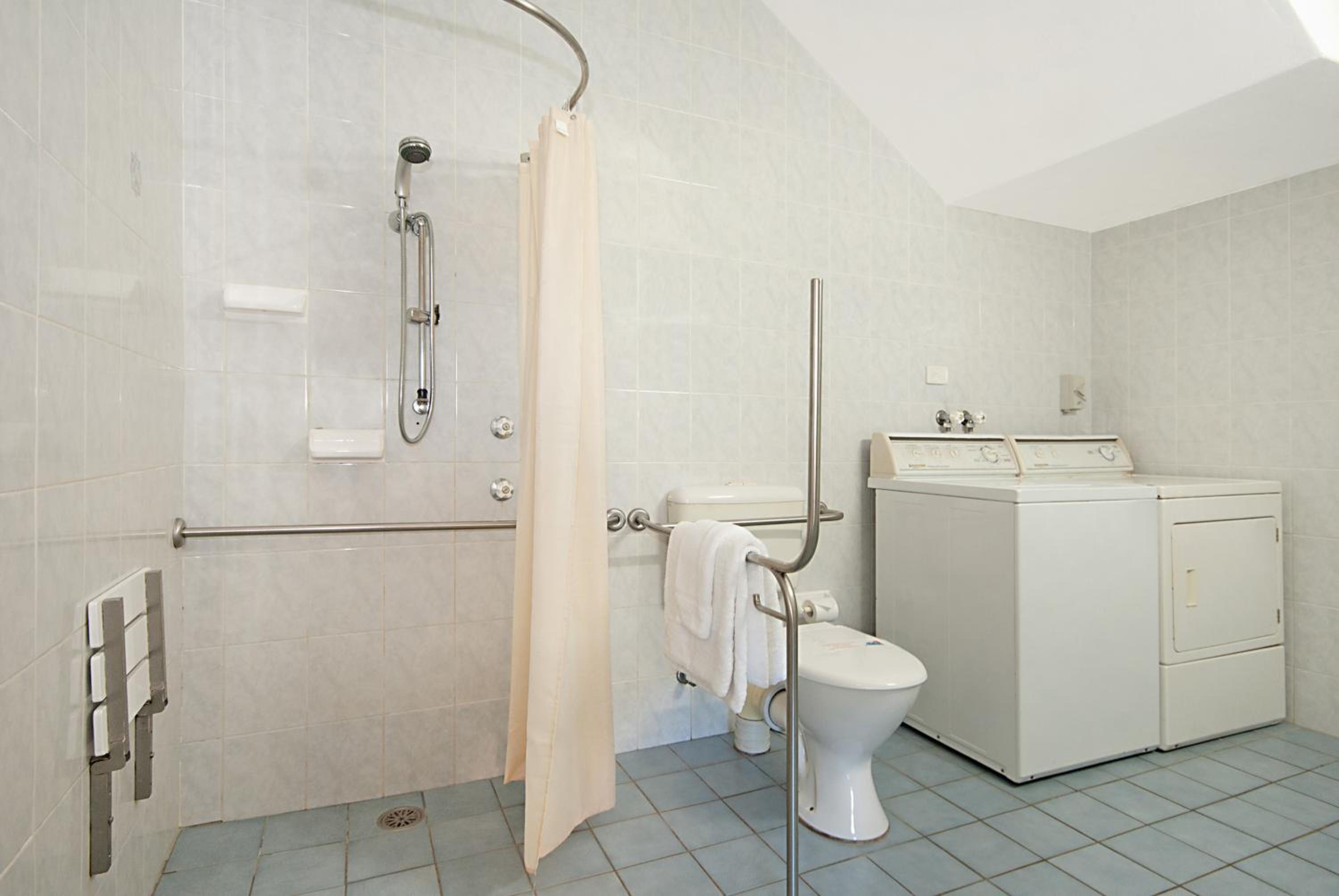 Standard Queen Room photo 2