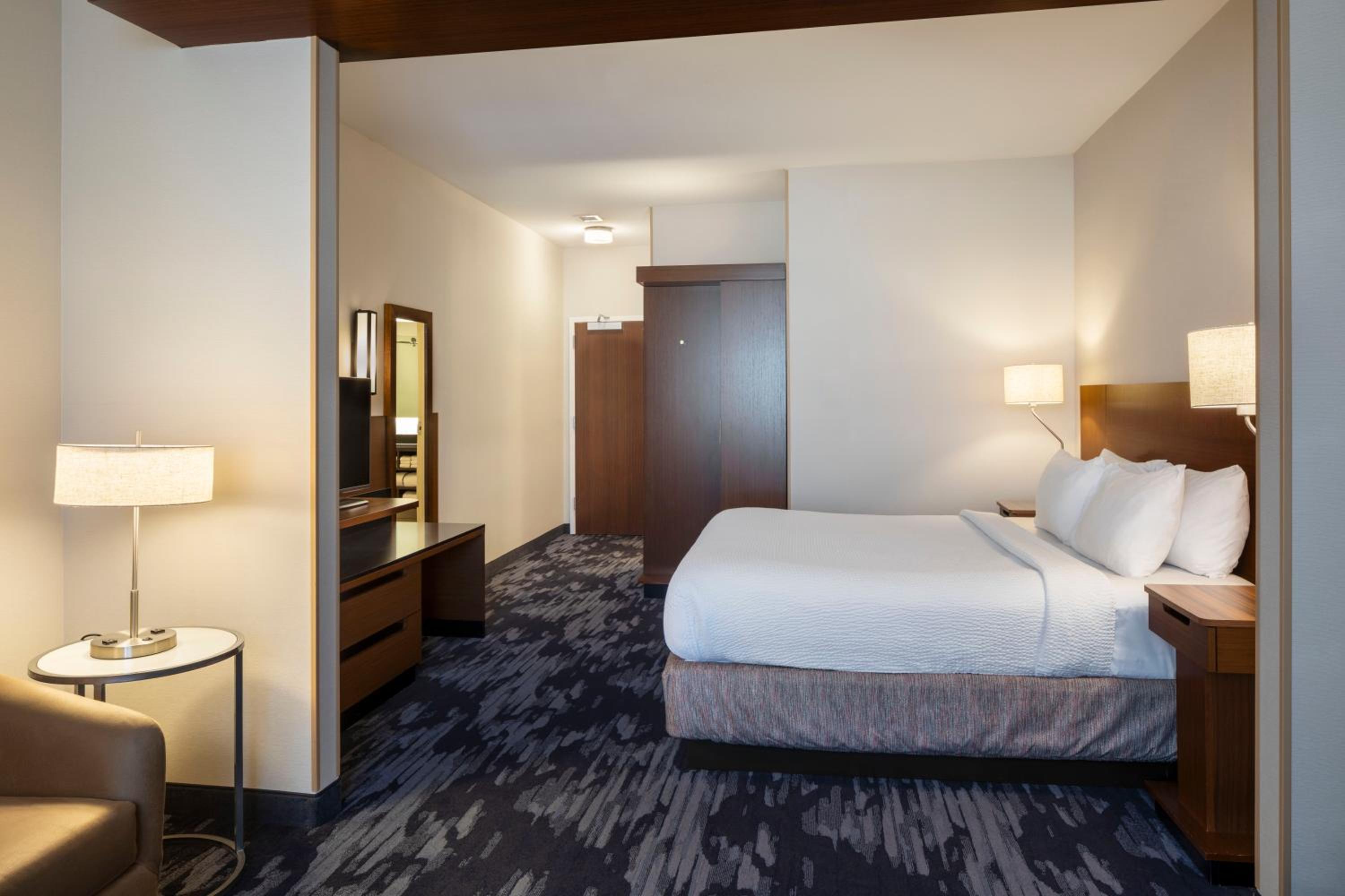Studio with King Bed and Sofa Bed - Hearing Accessible