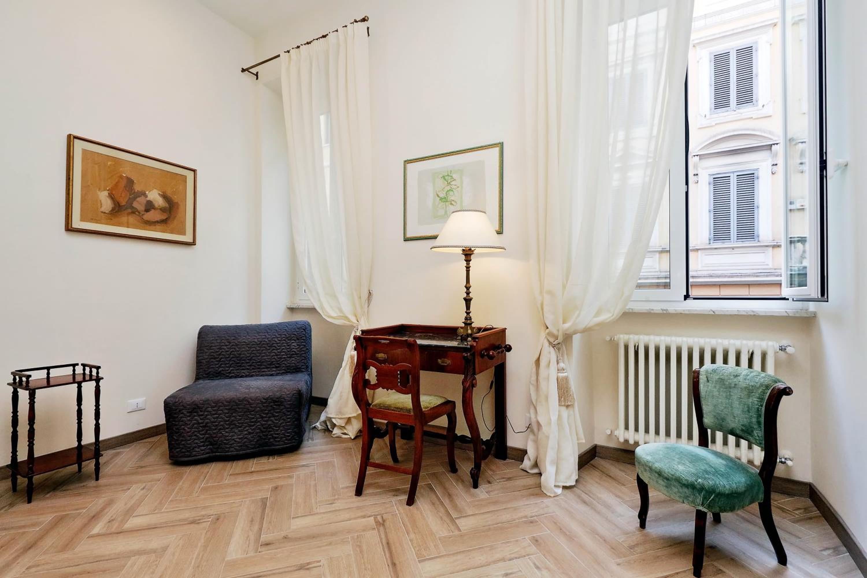 Apartment photo 2