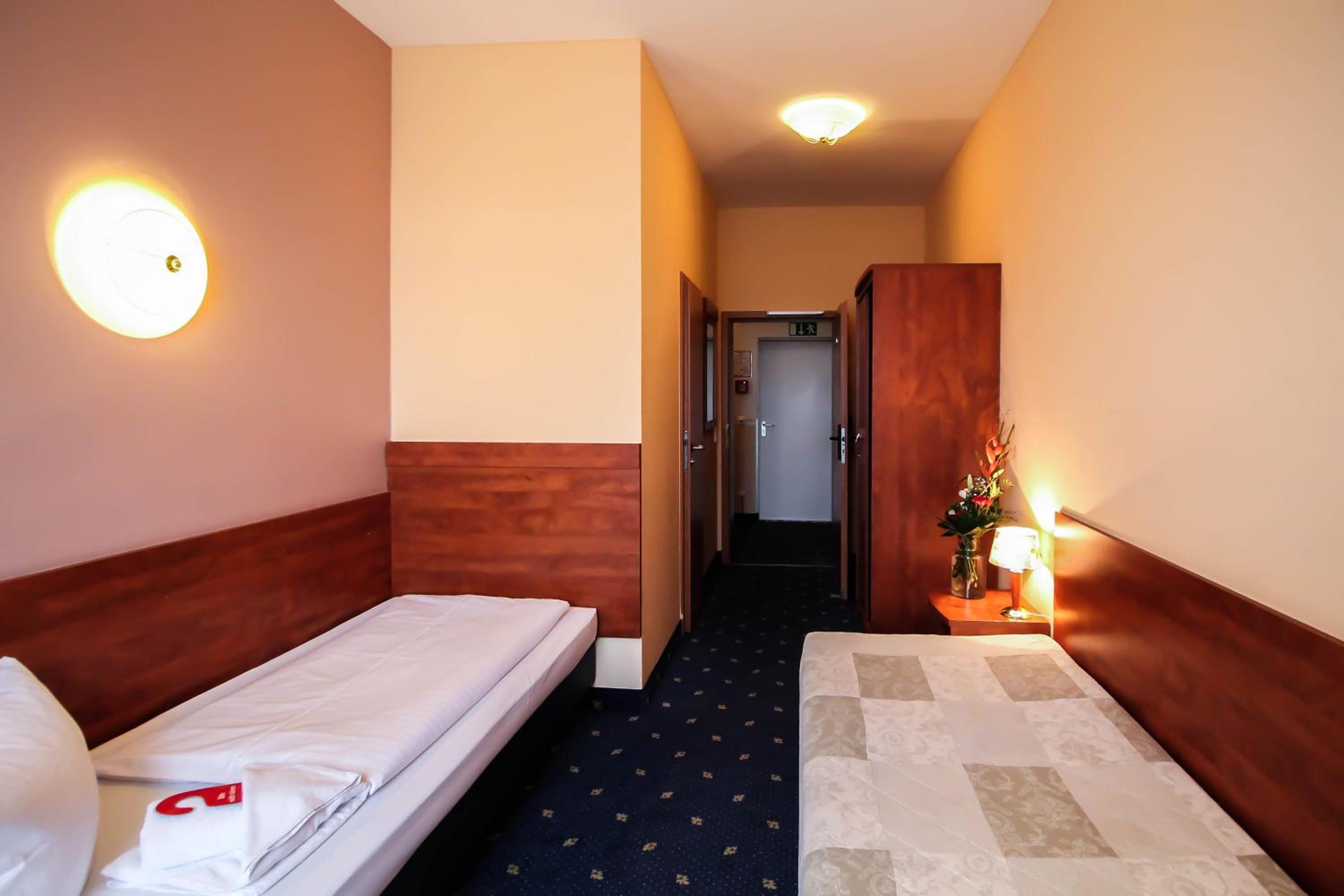 Single Room photo 1