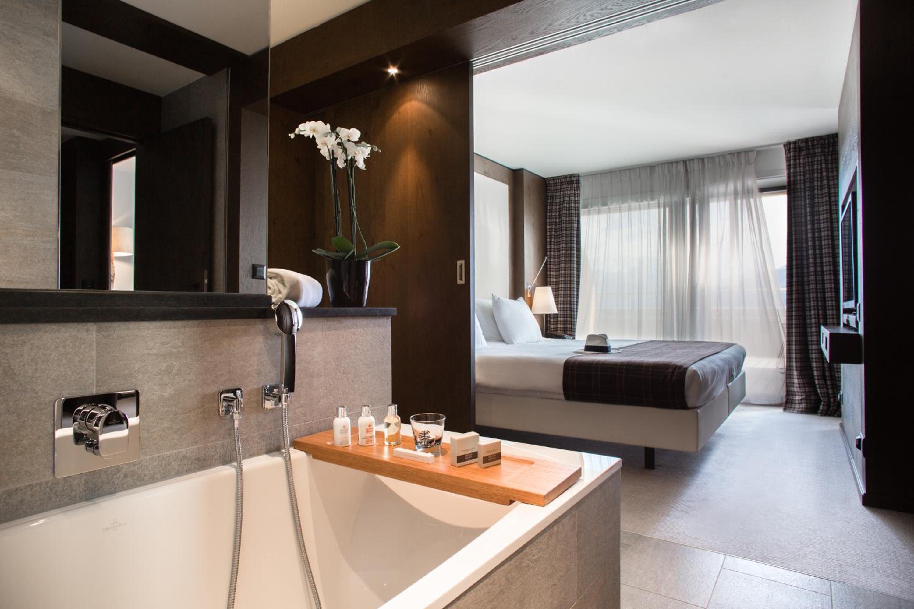 Suite with Mountain View - Photo 2