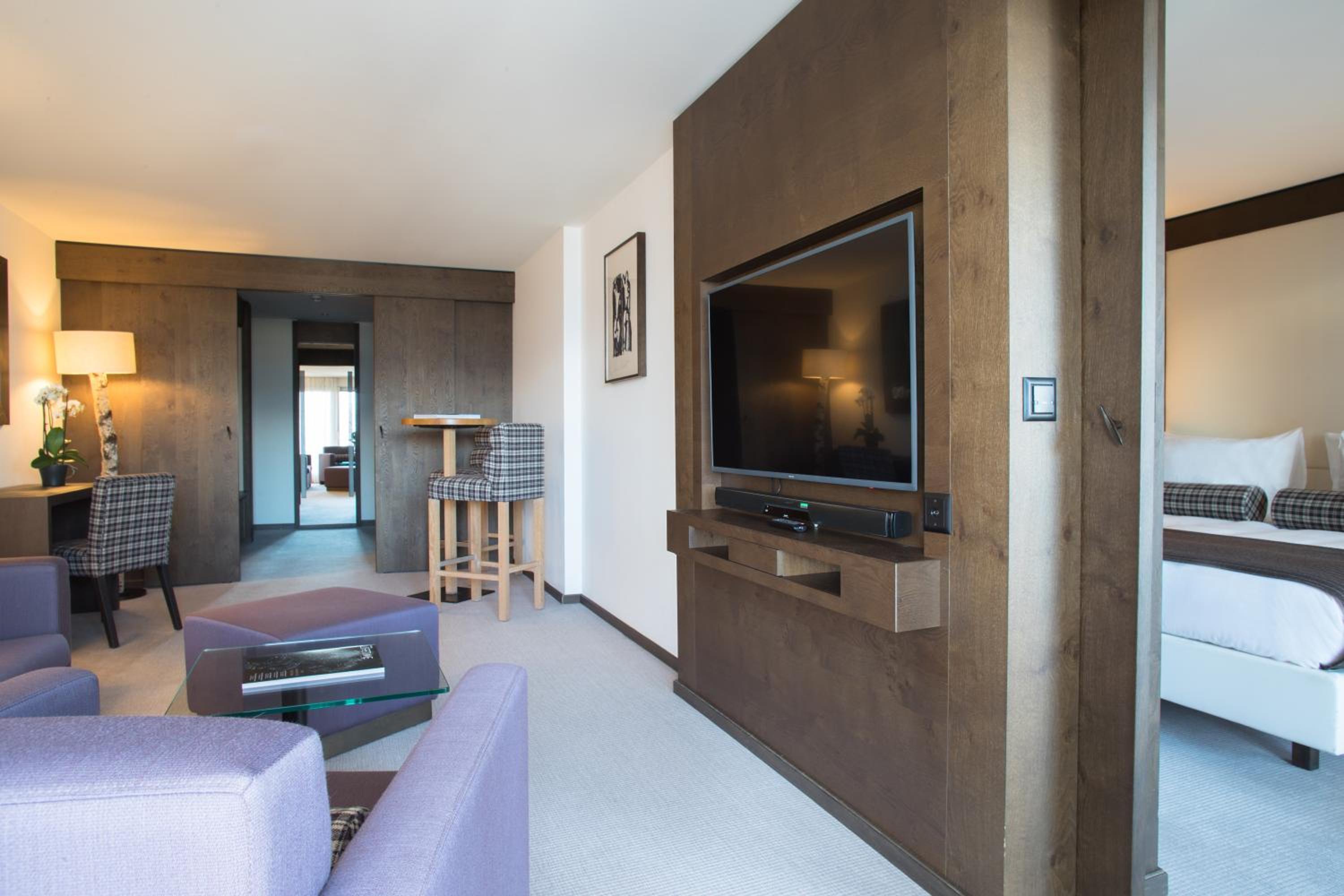 Superior Suite with Mountain View photo 3