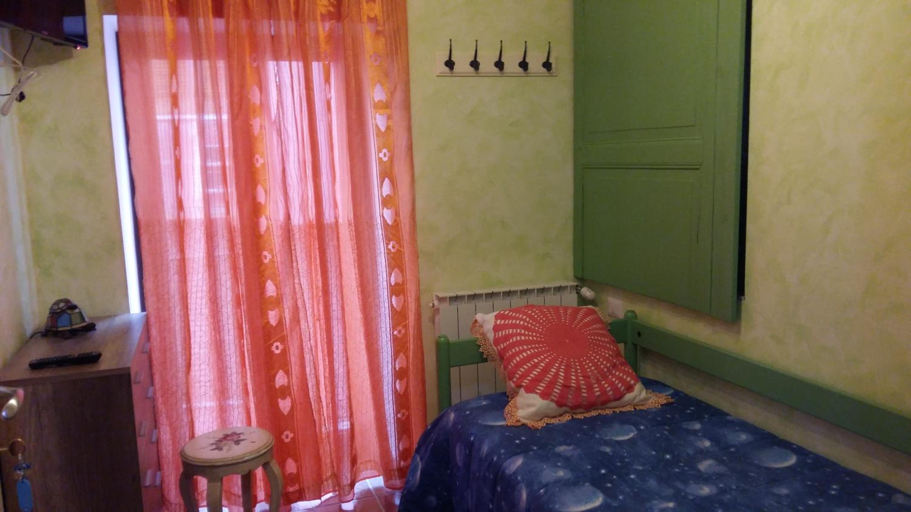 Single Room with Private Bathroom photo 1