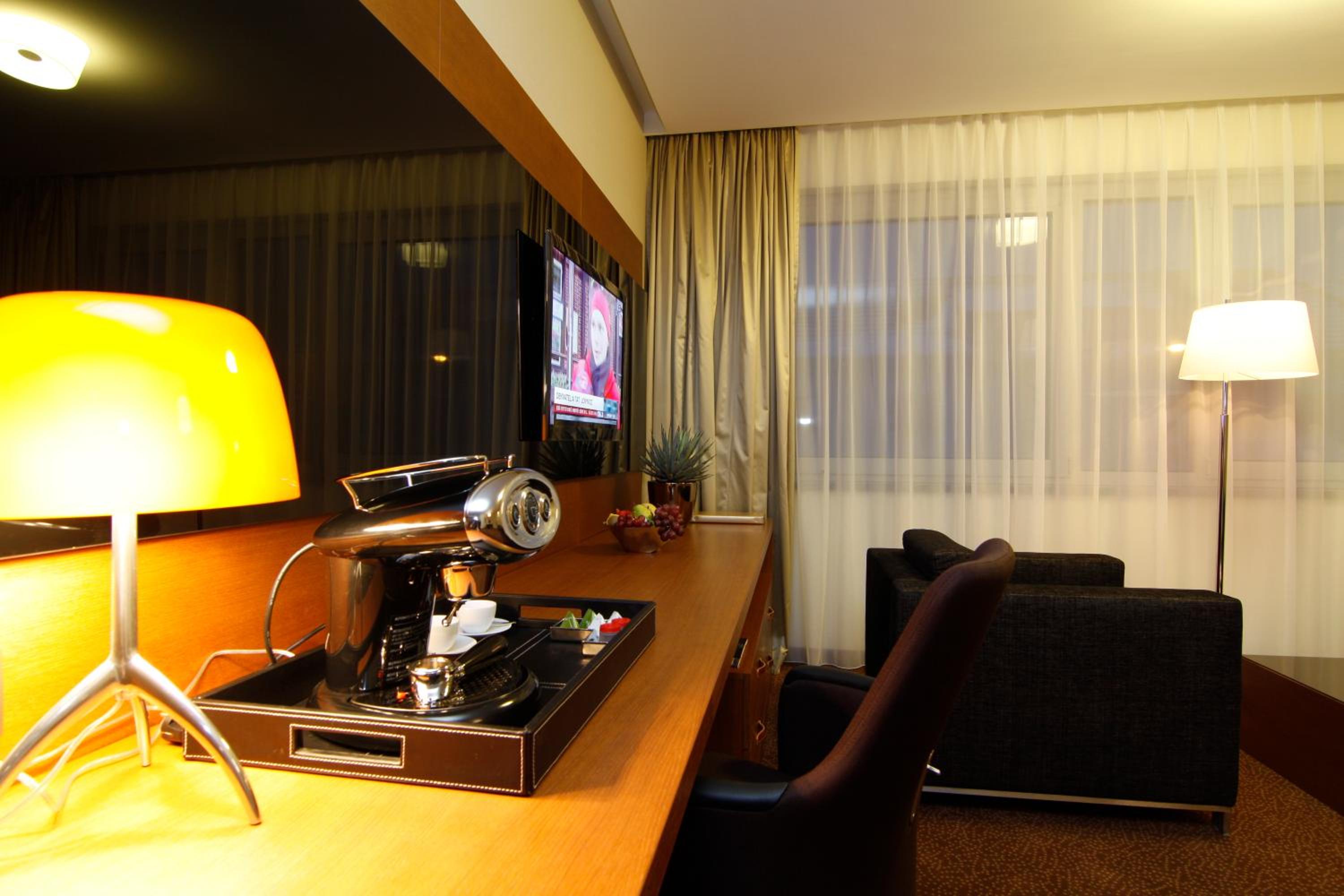 Suite - Photo 5