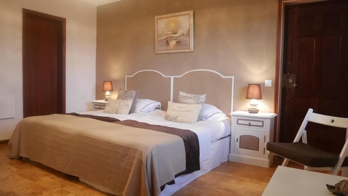 Large Double or Twin Room photo 3