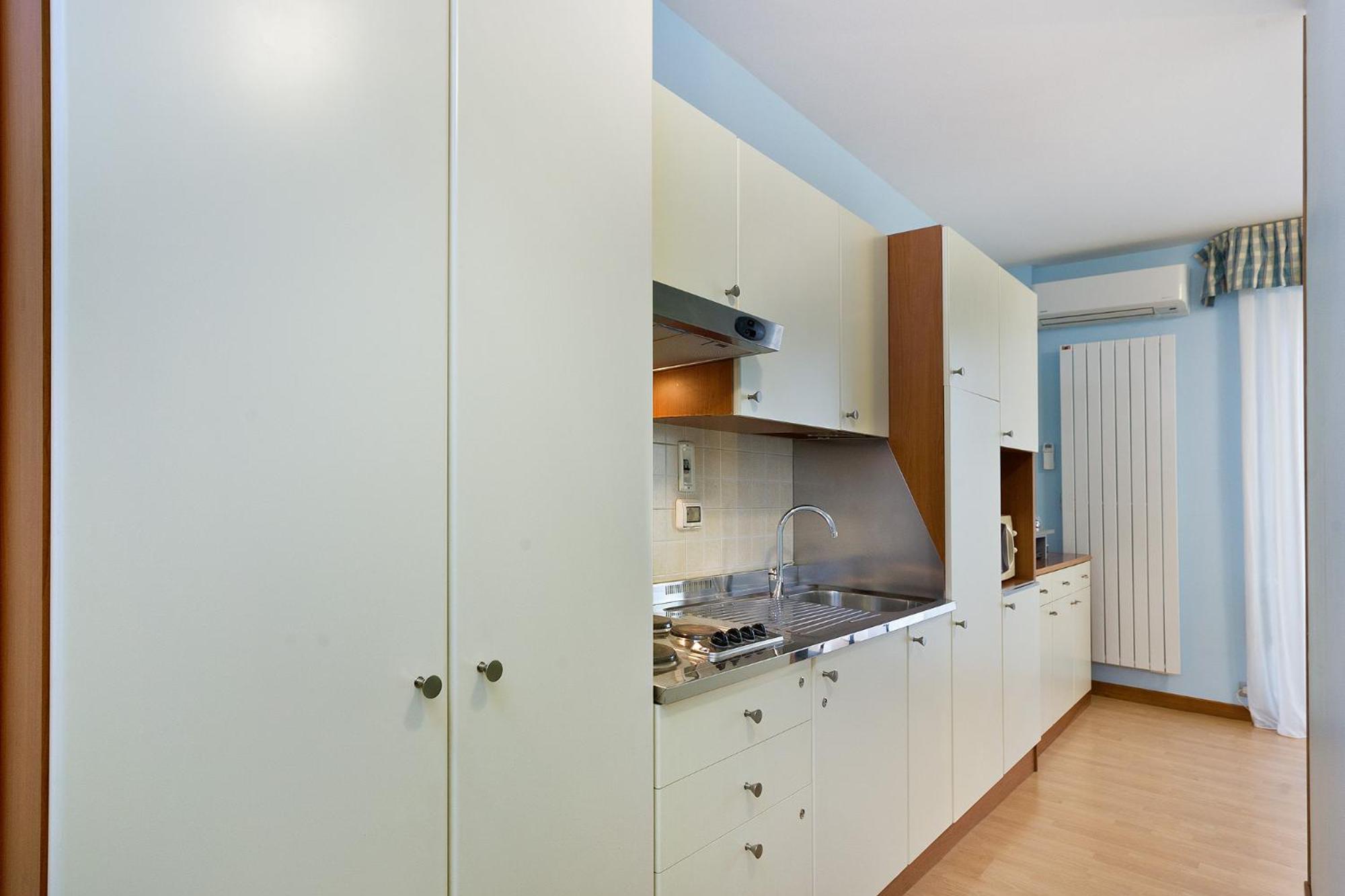 Studio with Balcony and Sea View - Photo 2