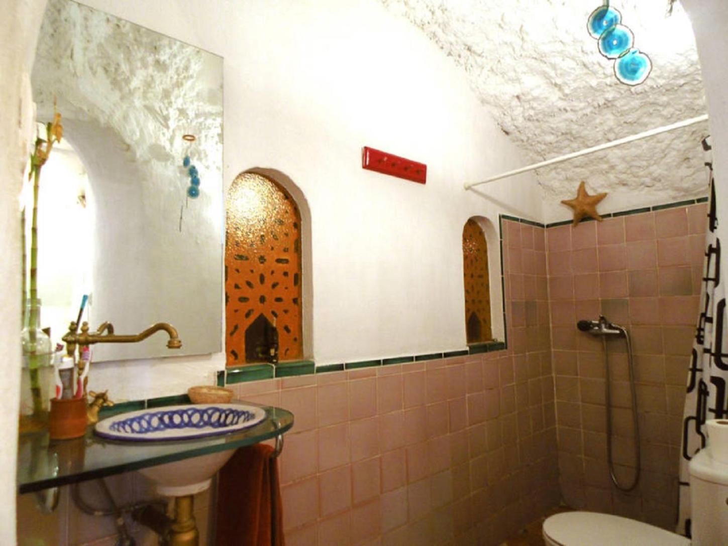 Three-Bedroom Townhouse - Photo 12