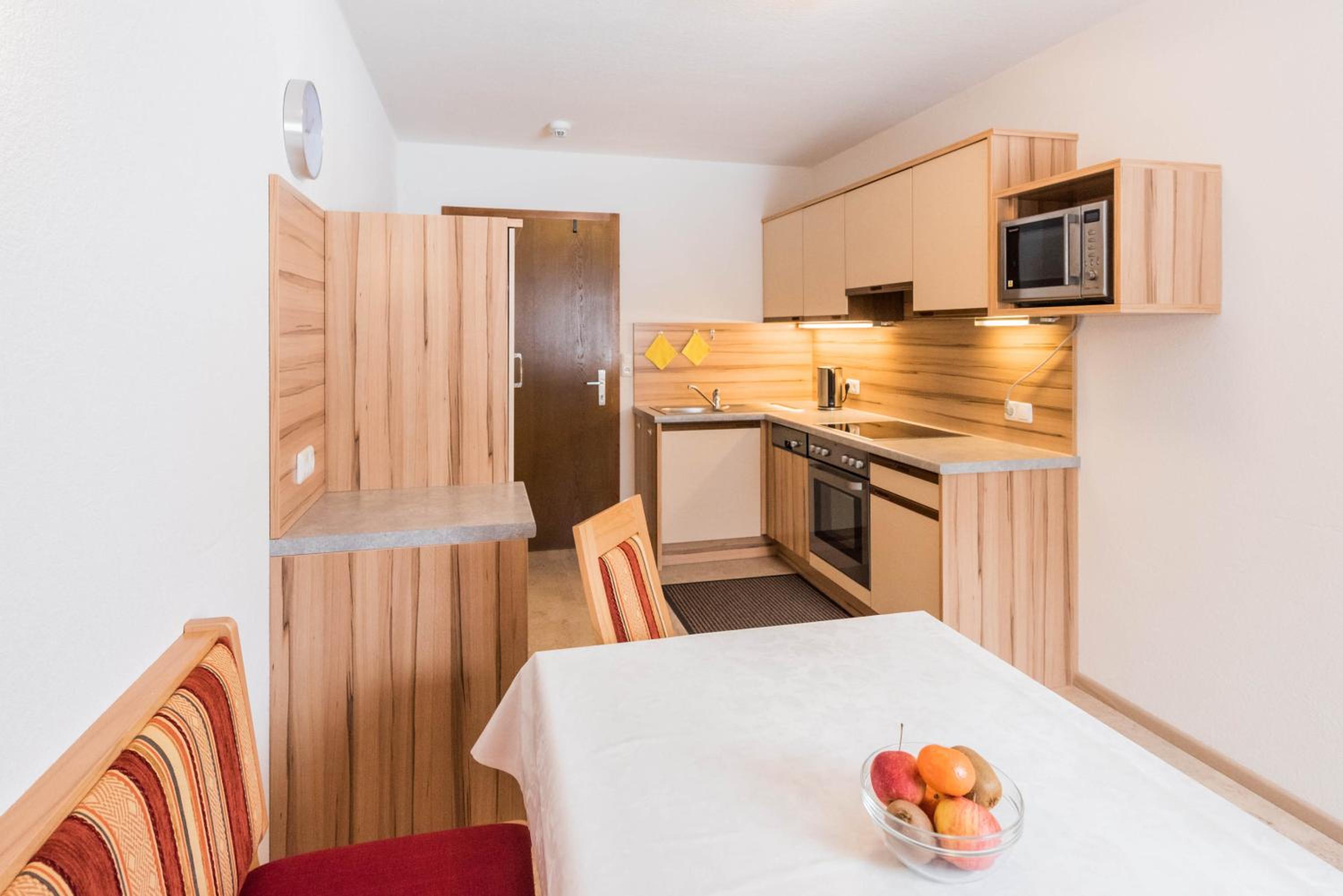 One-Bedroom Apartment with Balcony photo 2