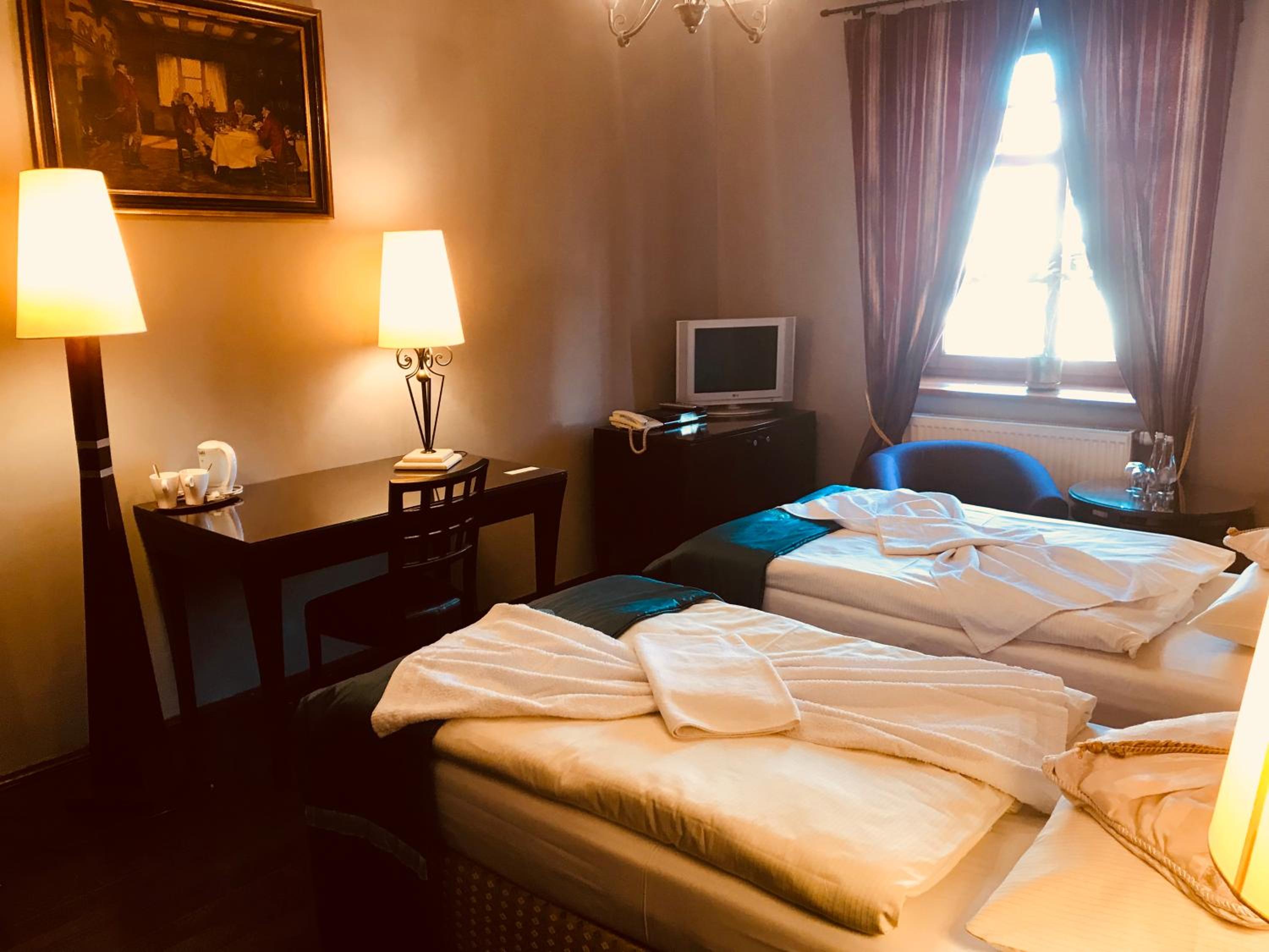 Standard Twin Room - Photo 22