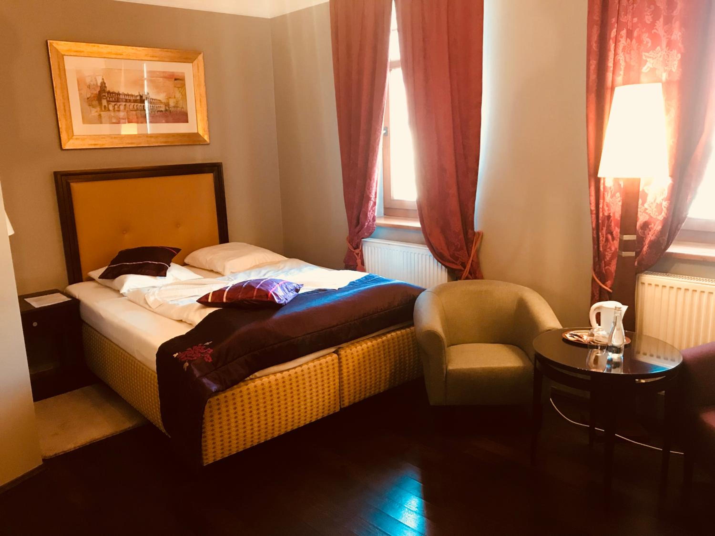 Standard Twin Room - Photo 10