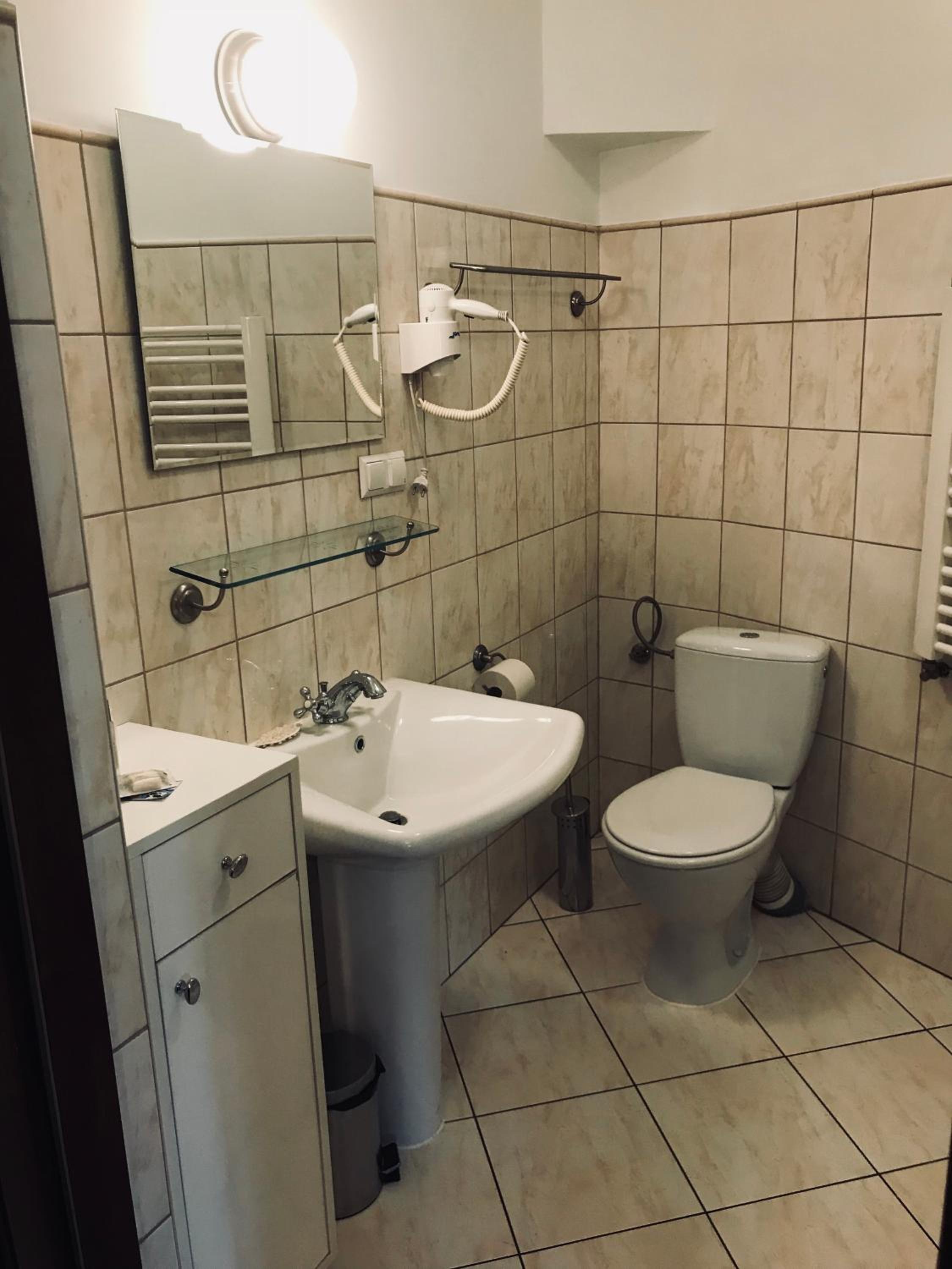 Standard Twin Room - Photo 25