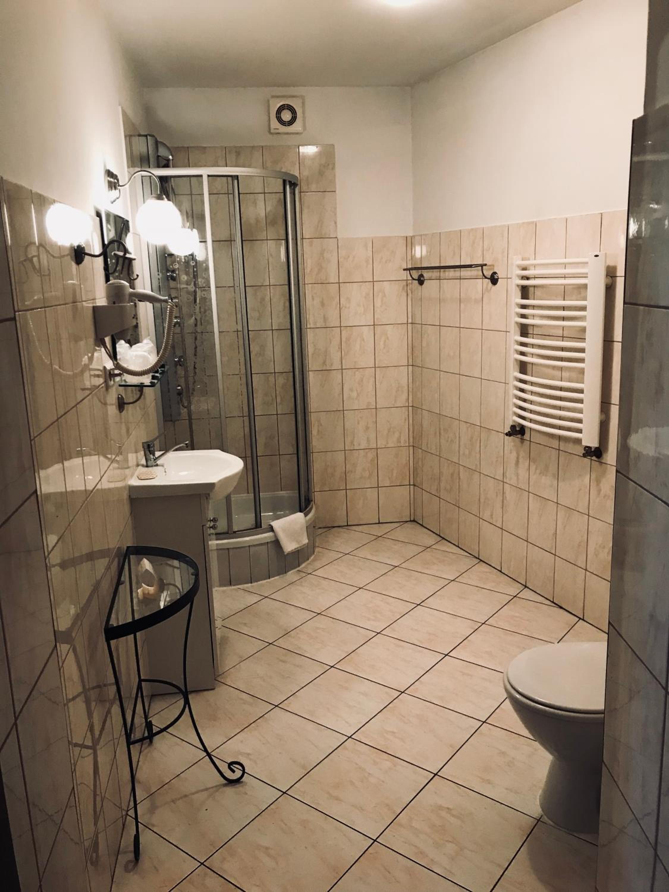 Standard Twin Room - Photo 2