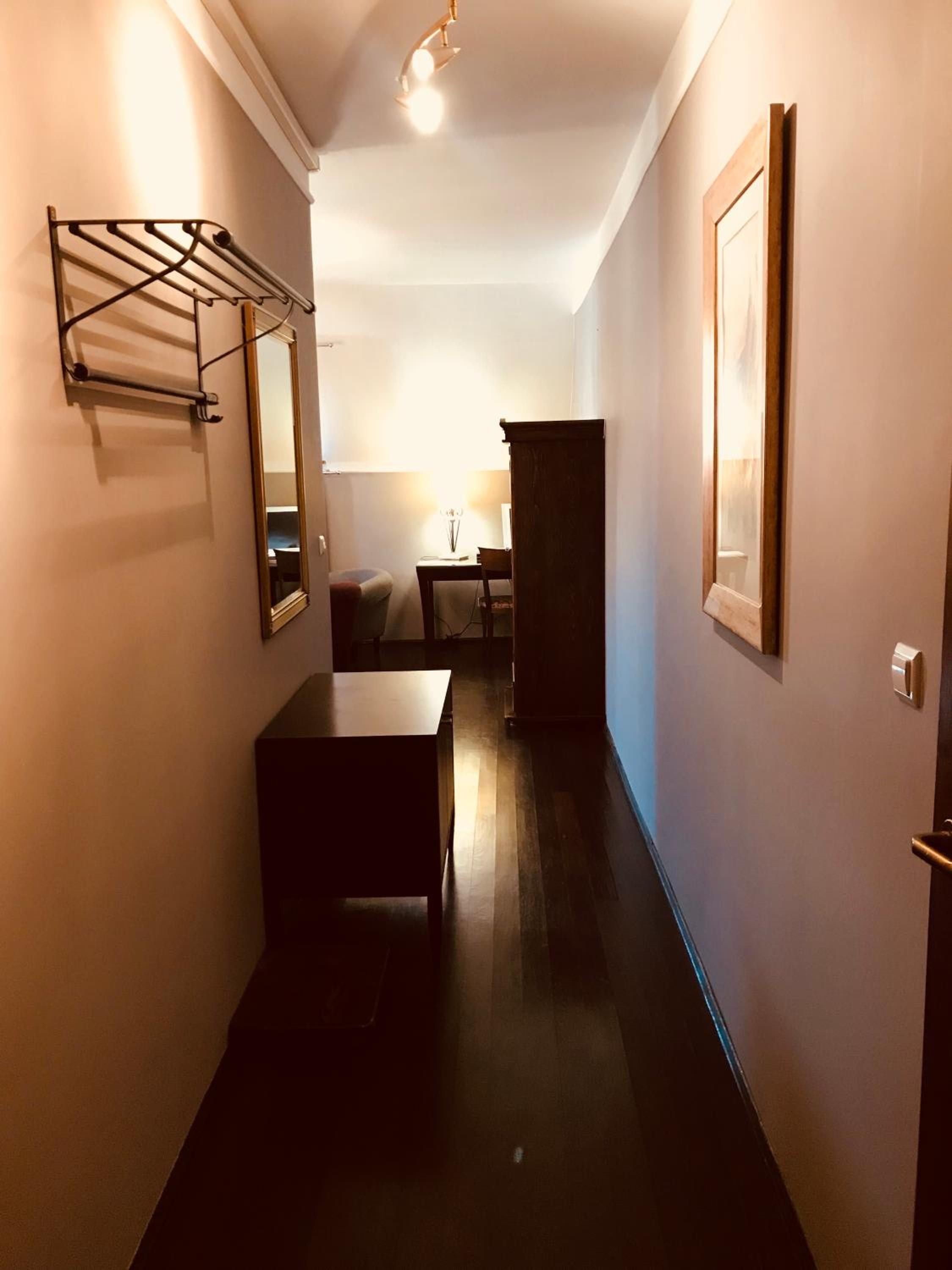 Standard Twin Room - Photo 18