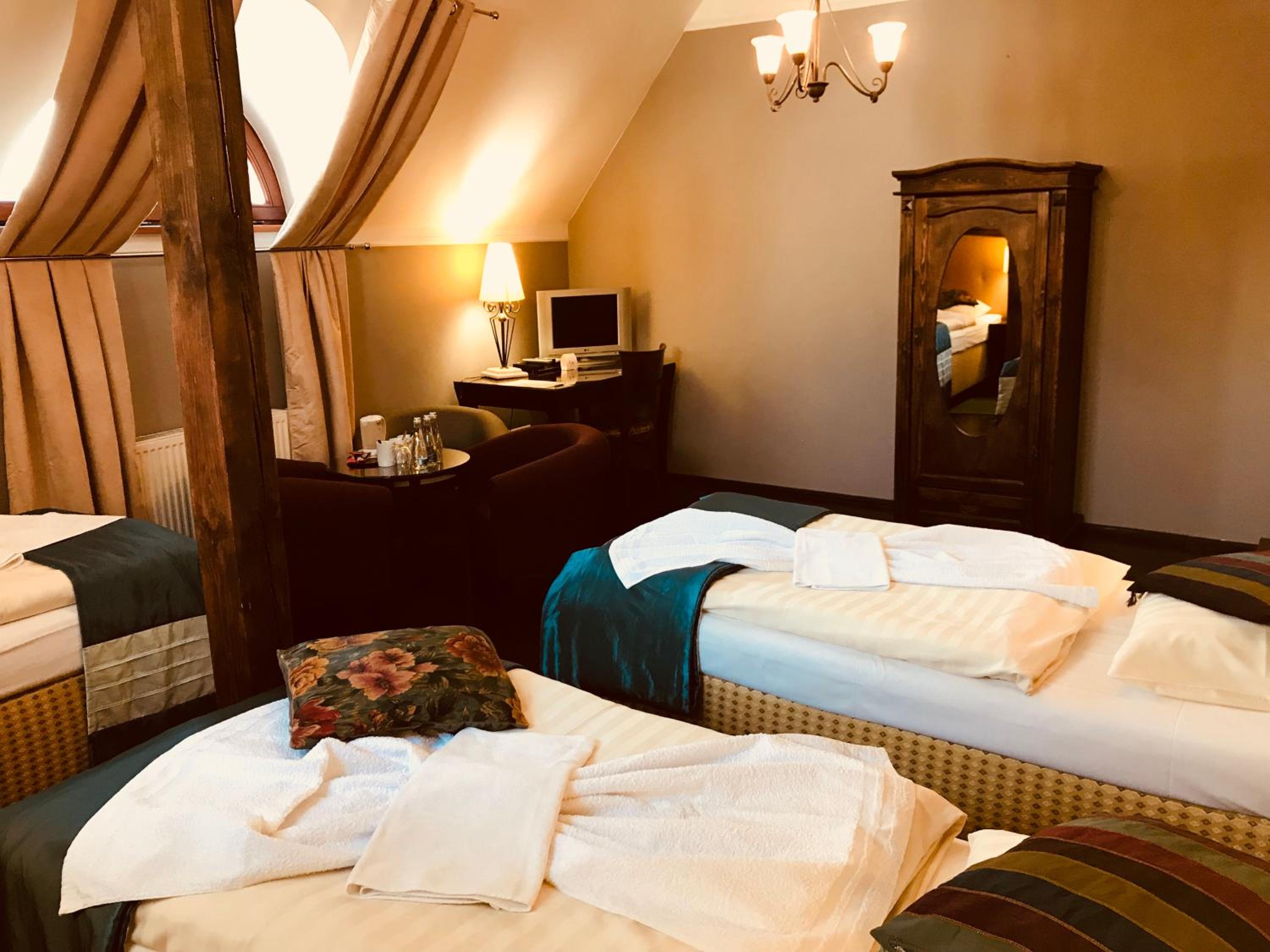 Standard Twin Room - Photo 14