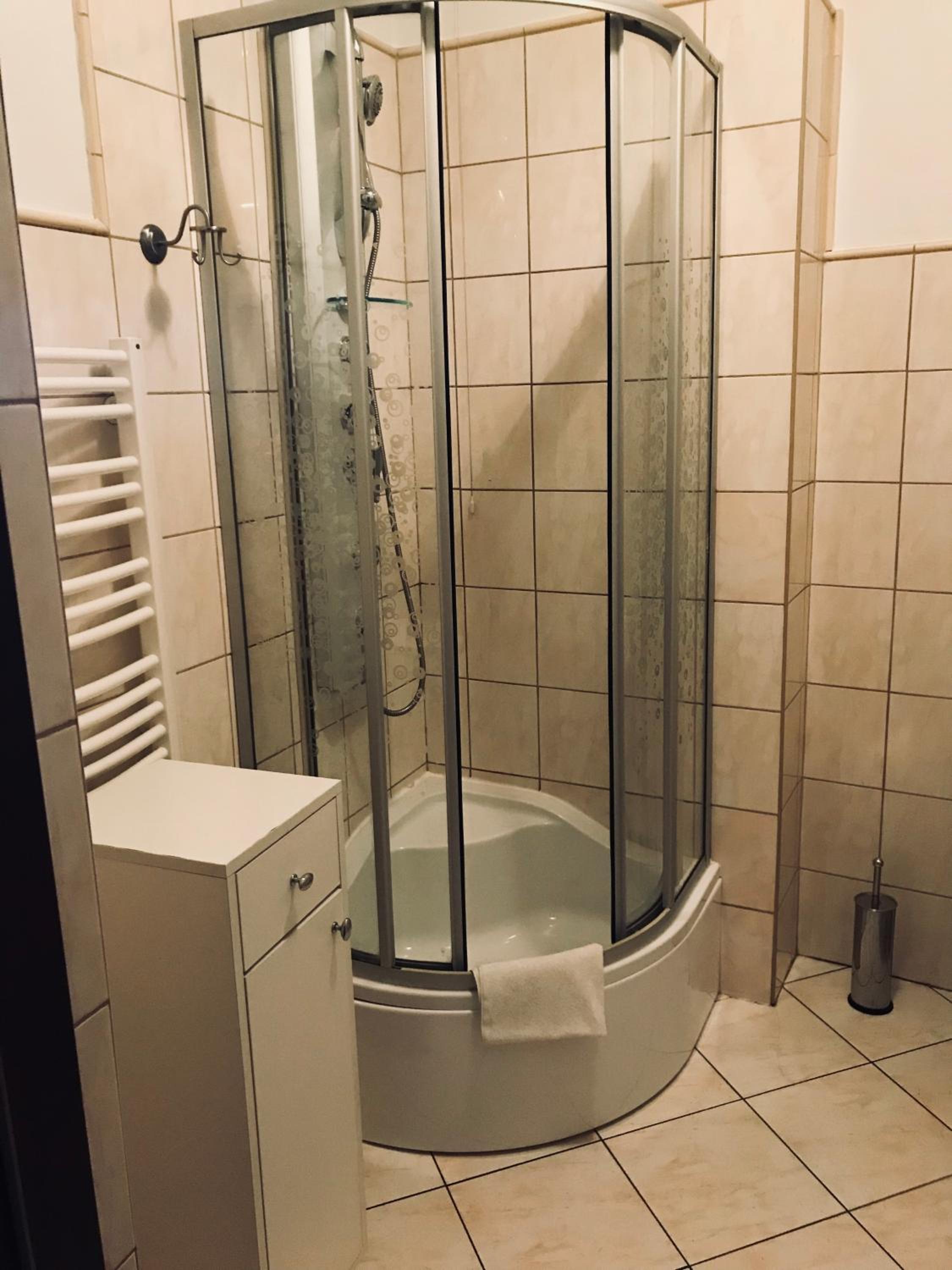 Standard Twin Room - Photo 21