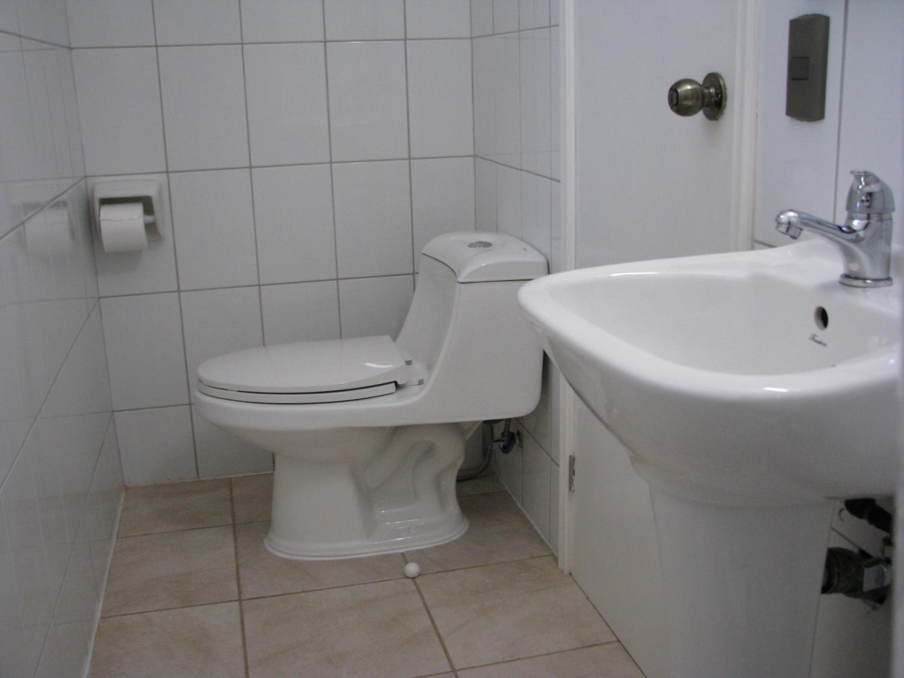 Single Room with Private Bathroom photo 3