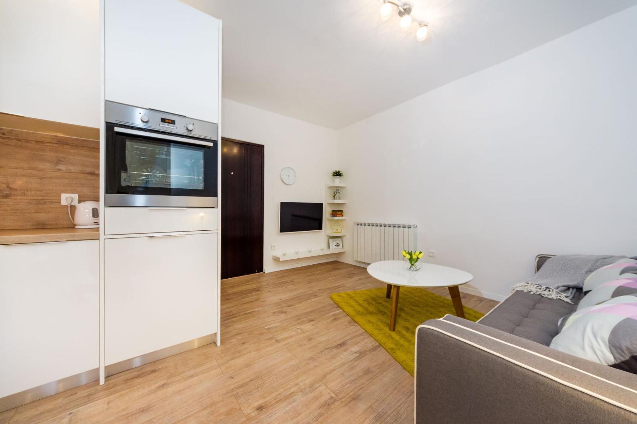 Apartment with Garden View