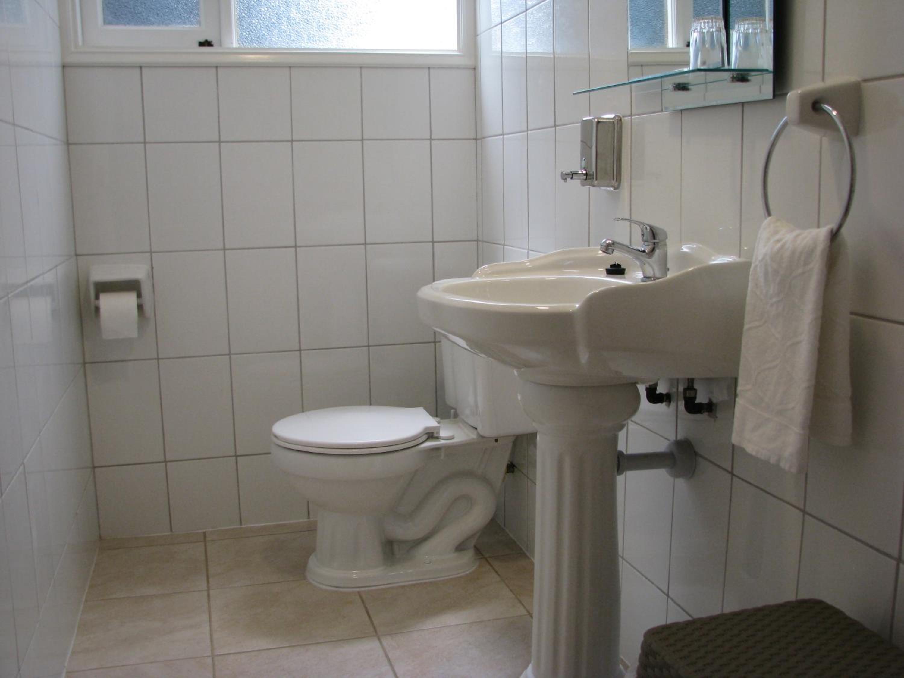 Double or Twin Room with Private Bathroom photo 2