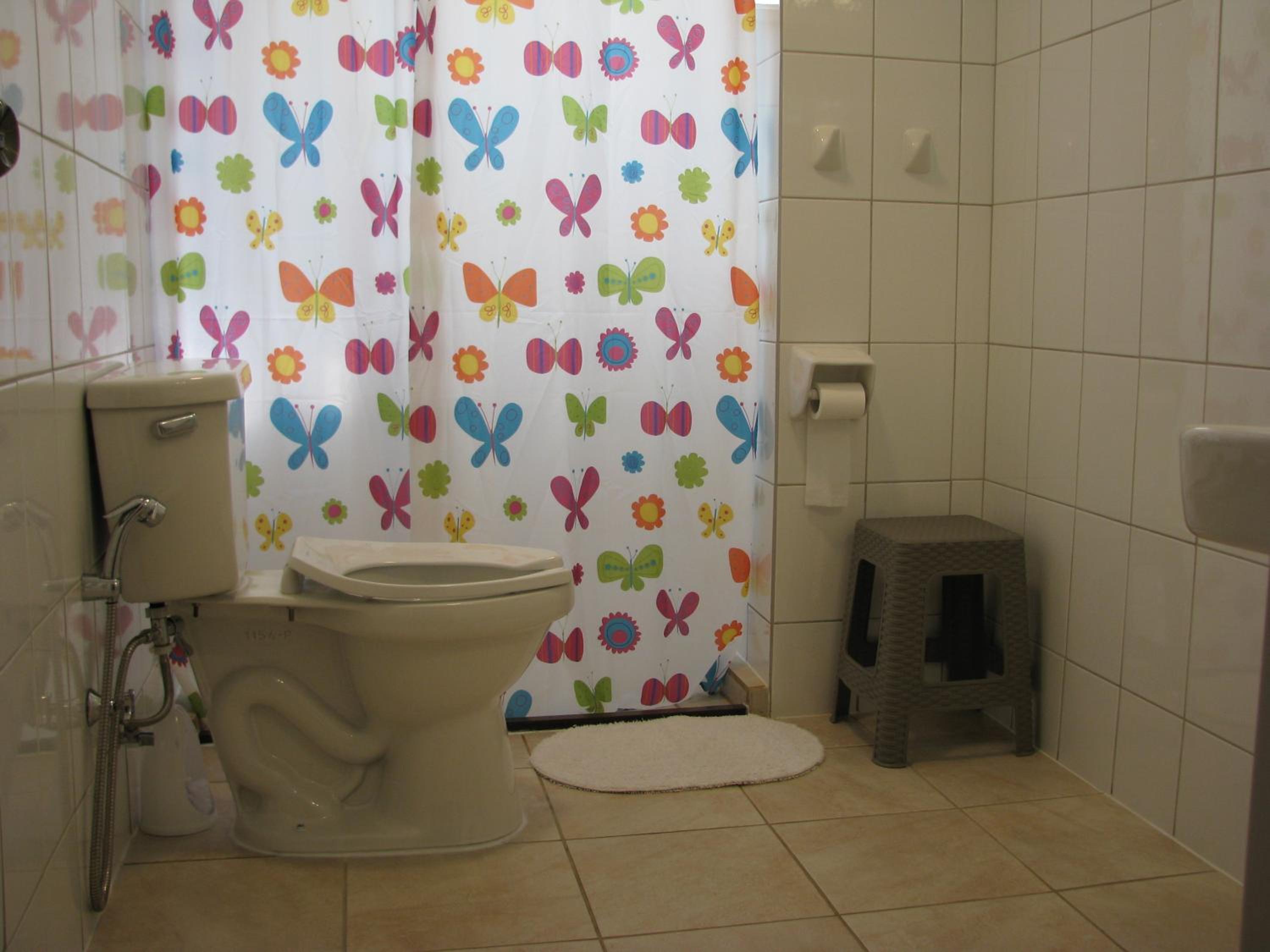 Single Room with Shared Bathroom photo 2