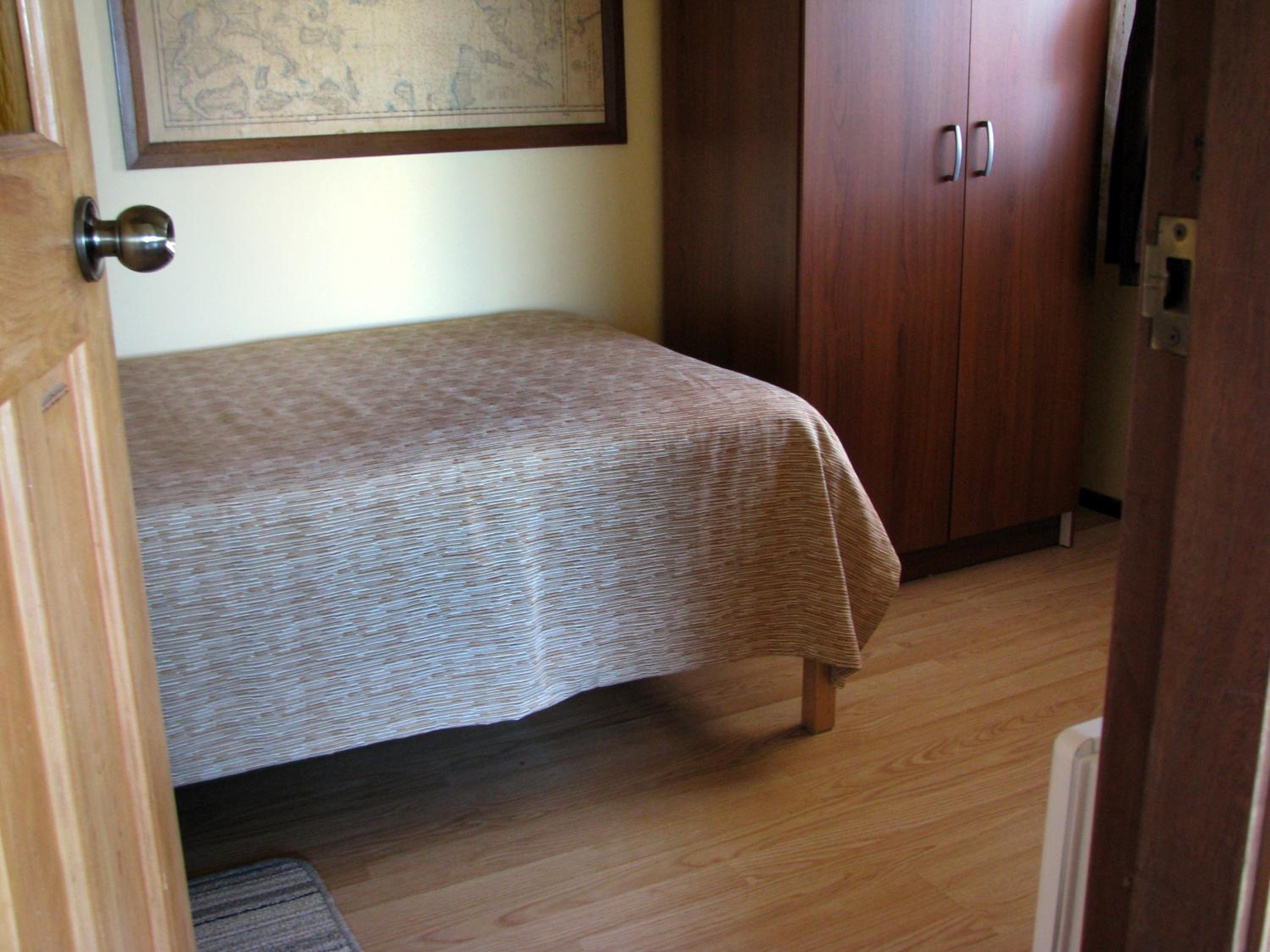Single Room with Shared Bathroom photo 3