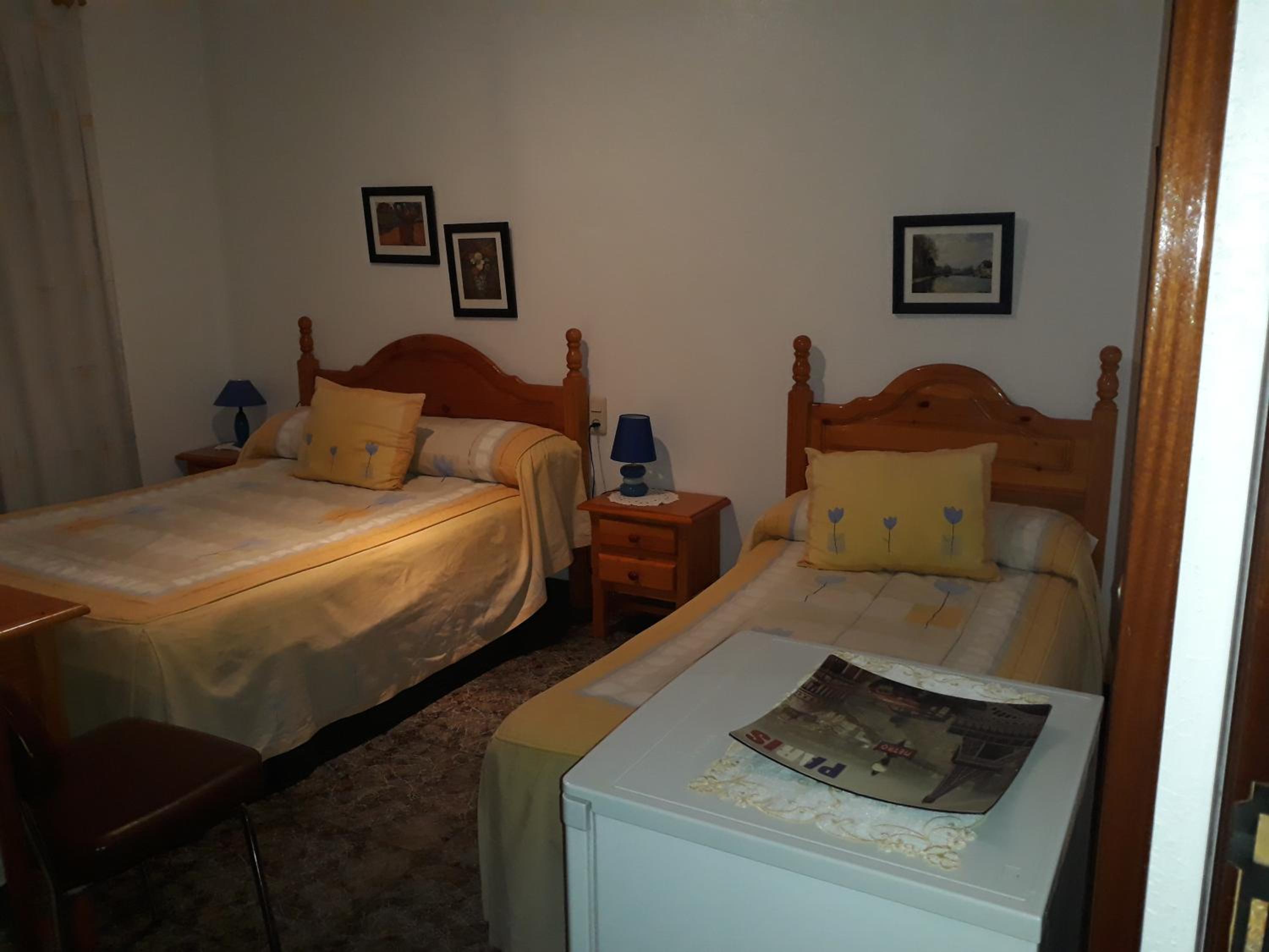 Family Room with Private Bathroom photo 2