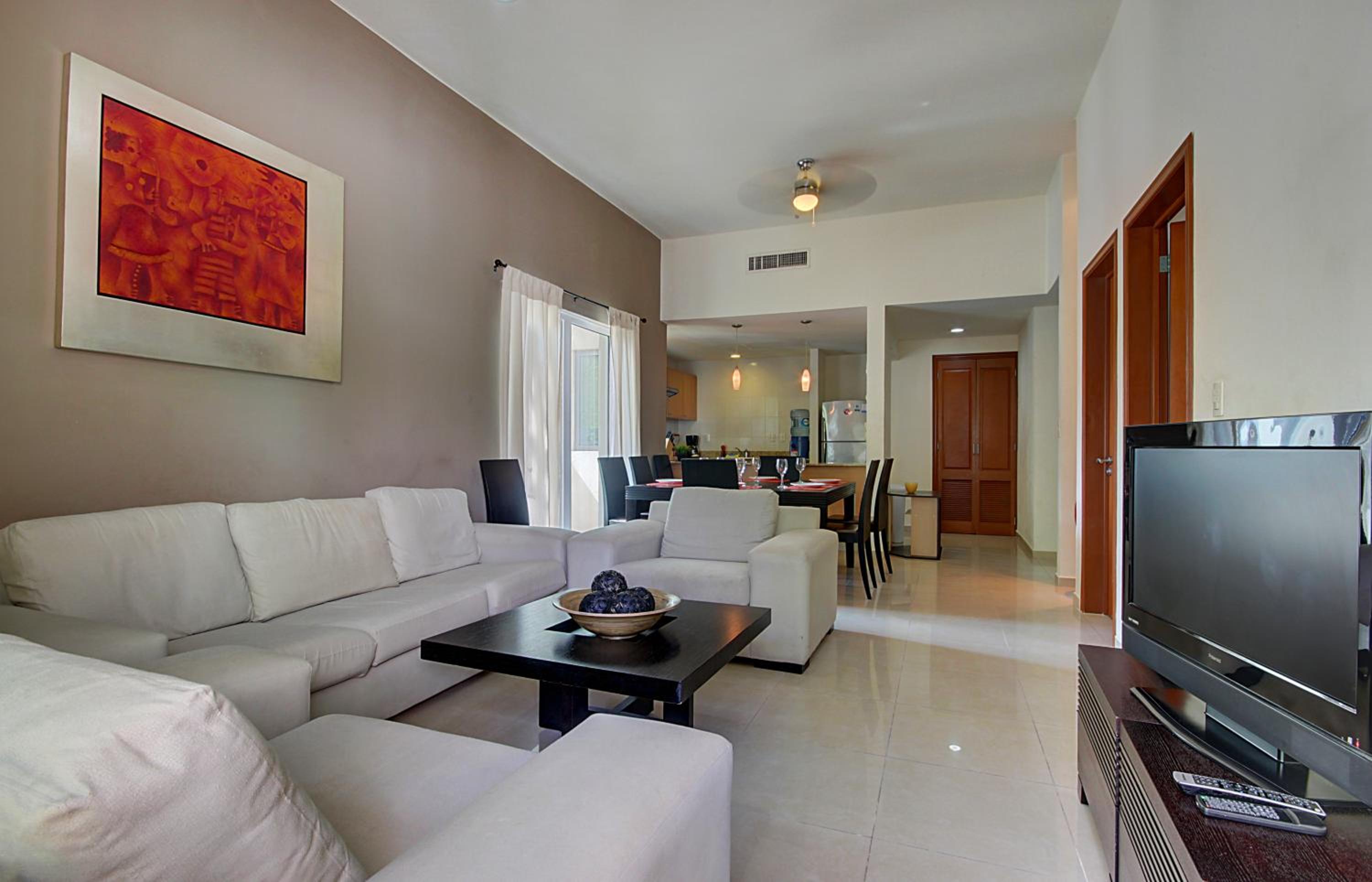 Palmar 2 bedroom street view - Photo 1