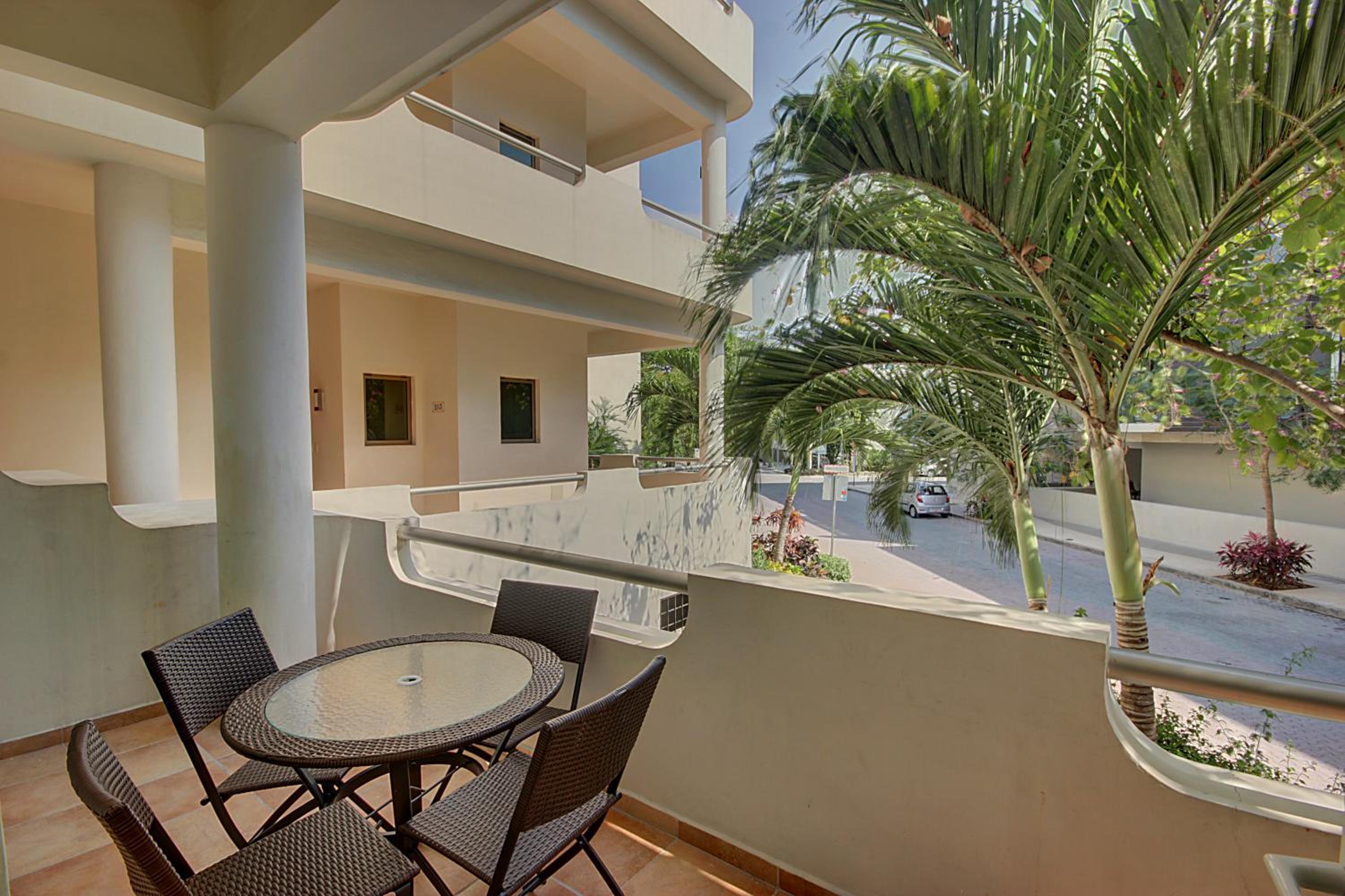 Palmar 2 bedroom street view - Photo 6