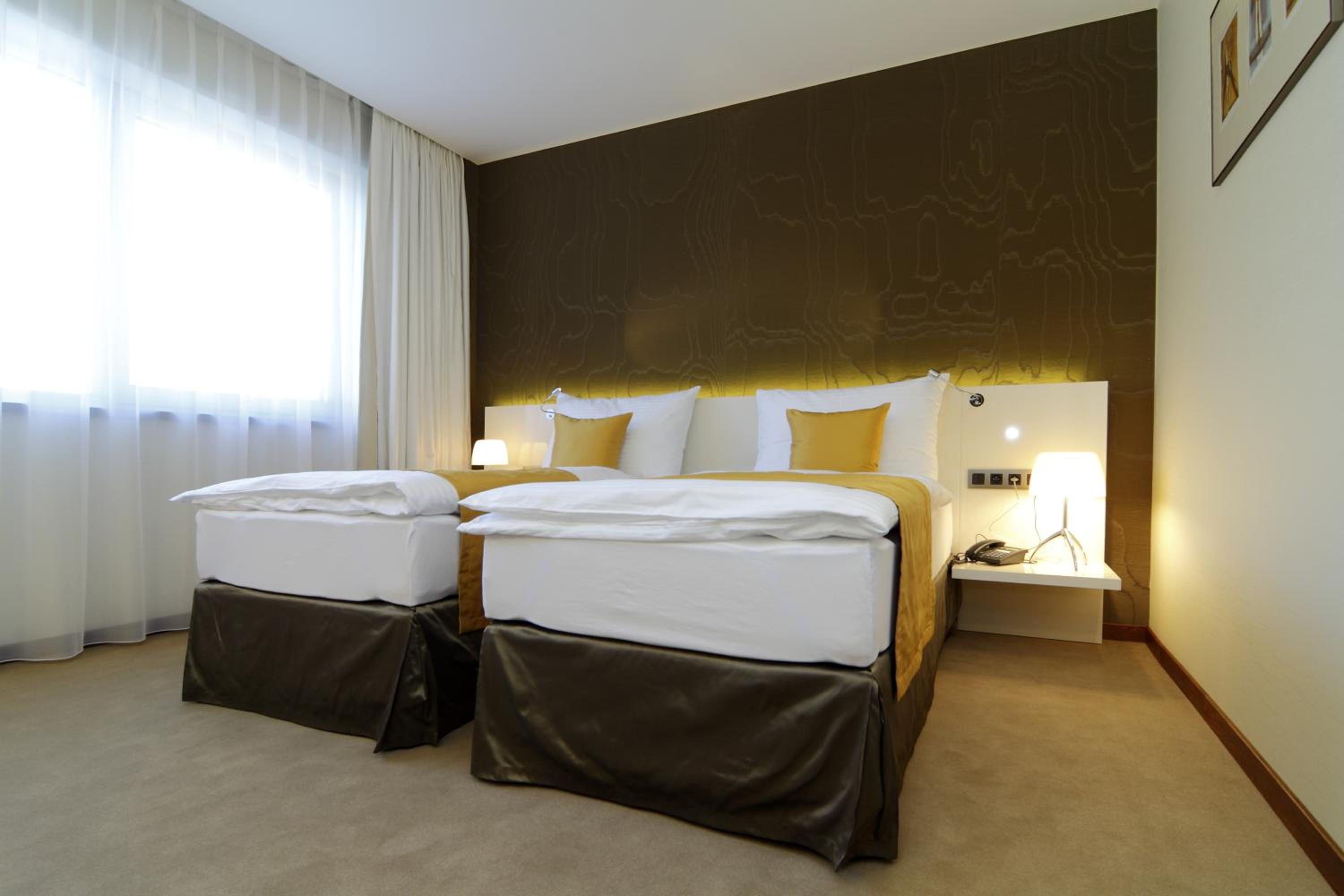 Twin Room - Photo 7
