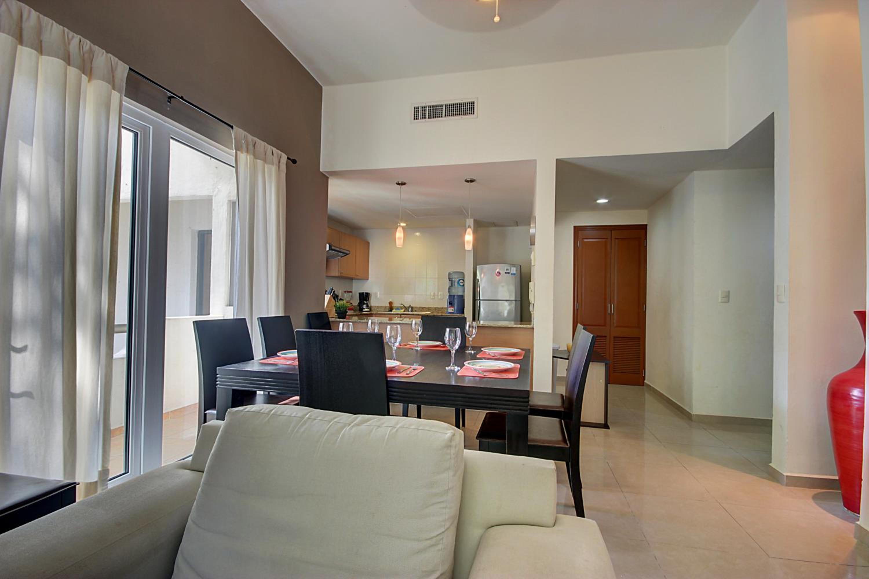 Palmar 2 bedroom street view - Photo 3