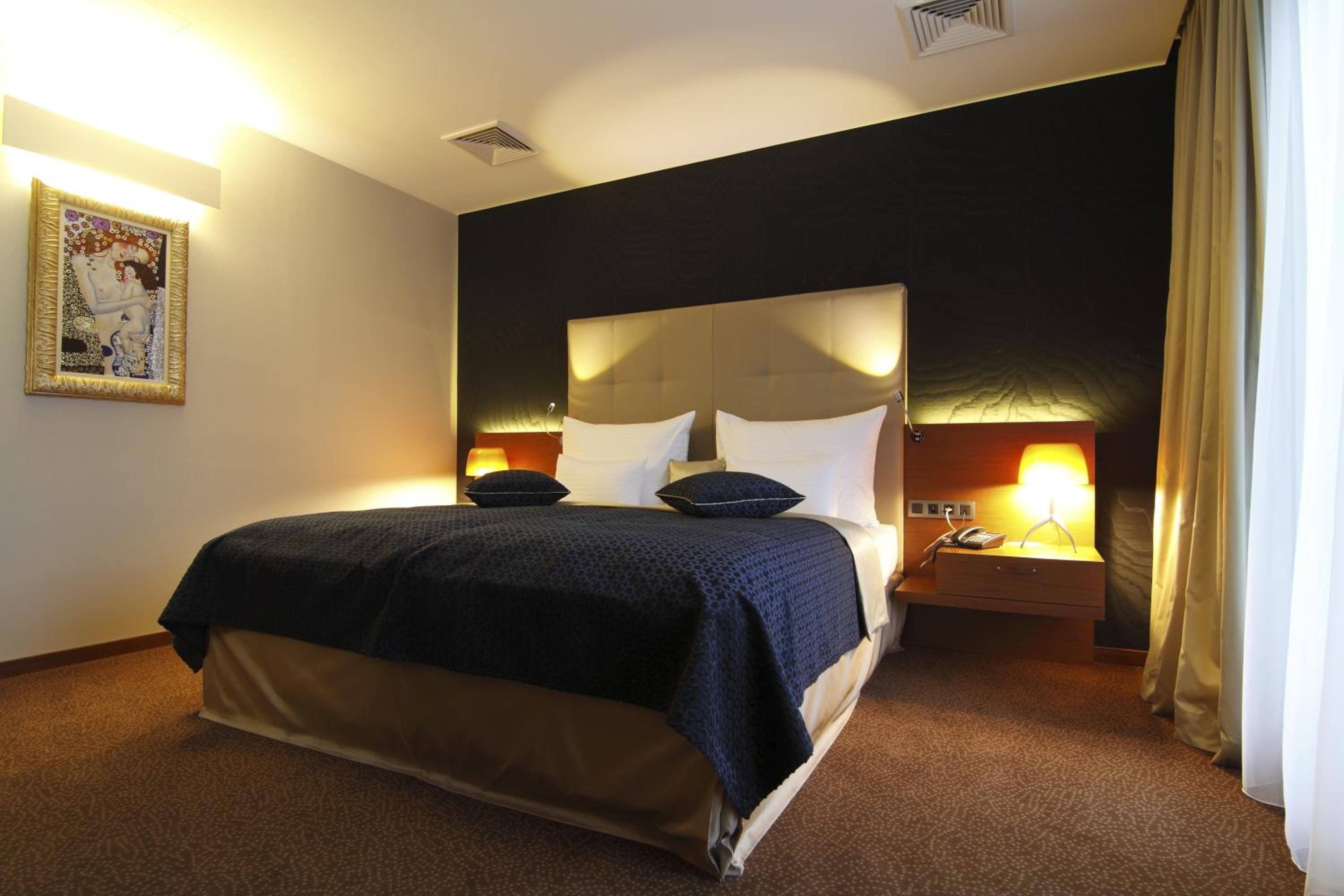 Suite - Photo 4