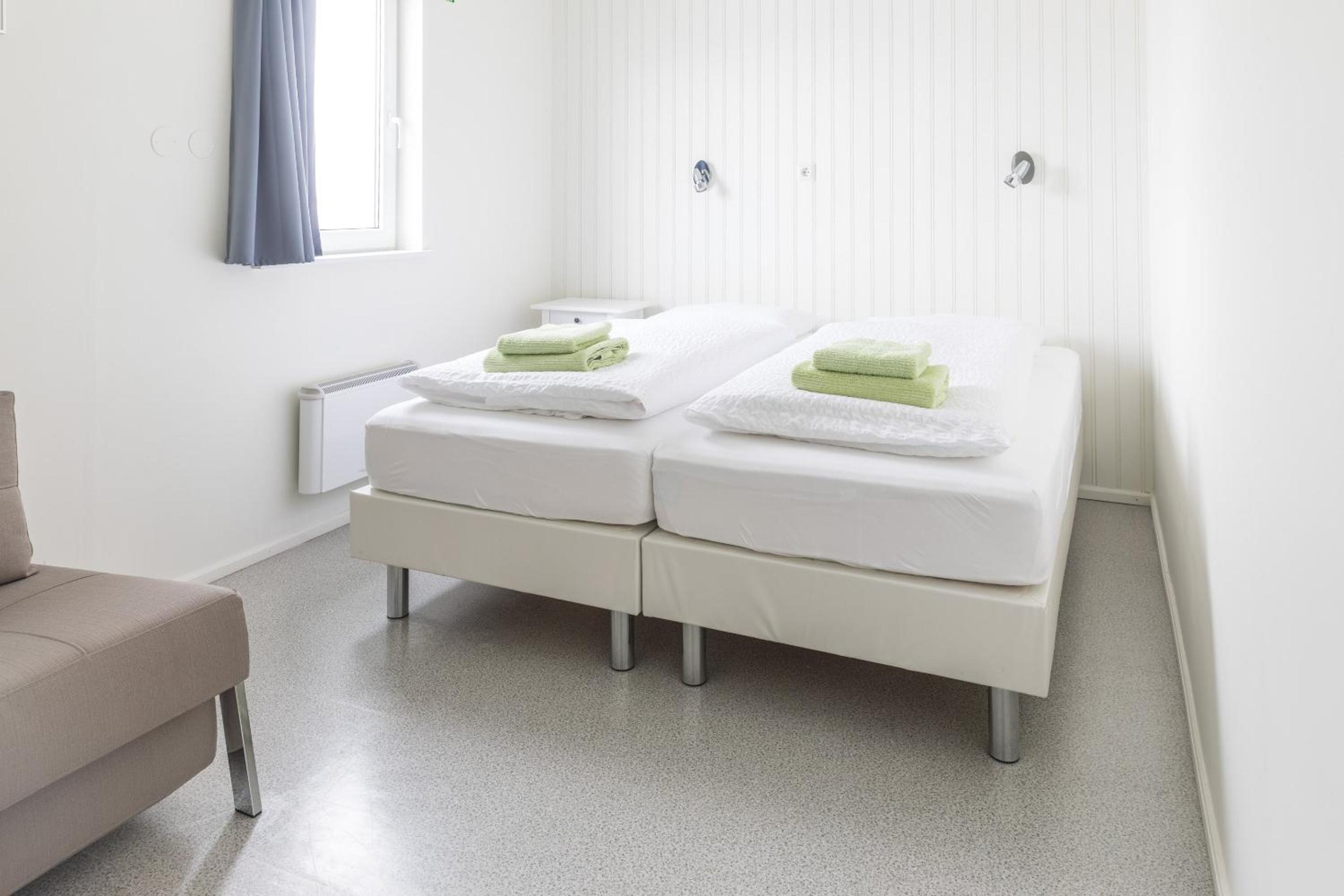 Standard Twin Room with Mountain View