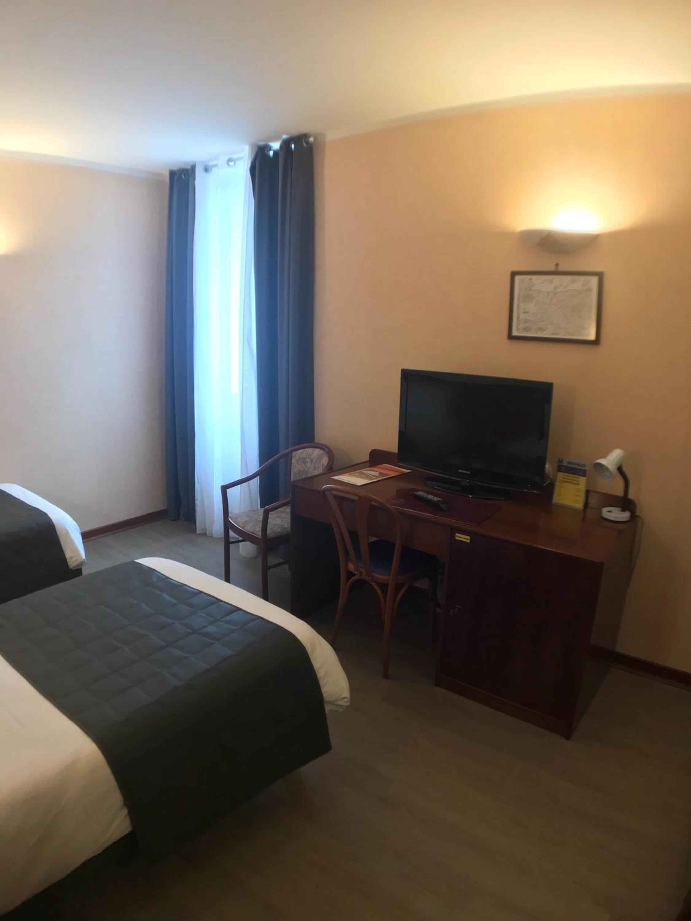 Standard Twin Room photo 3