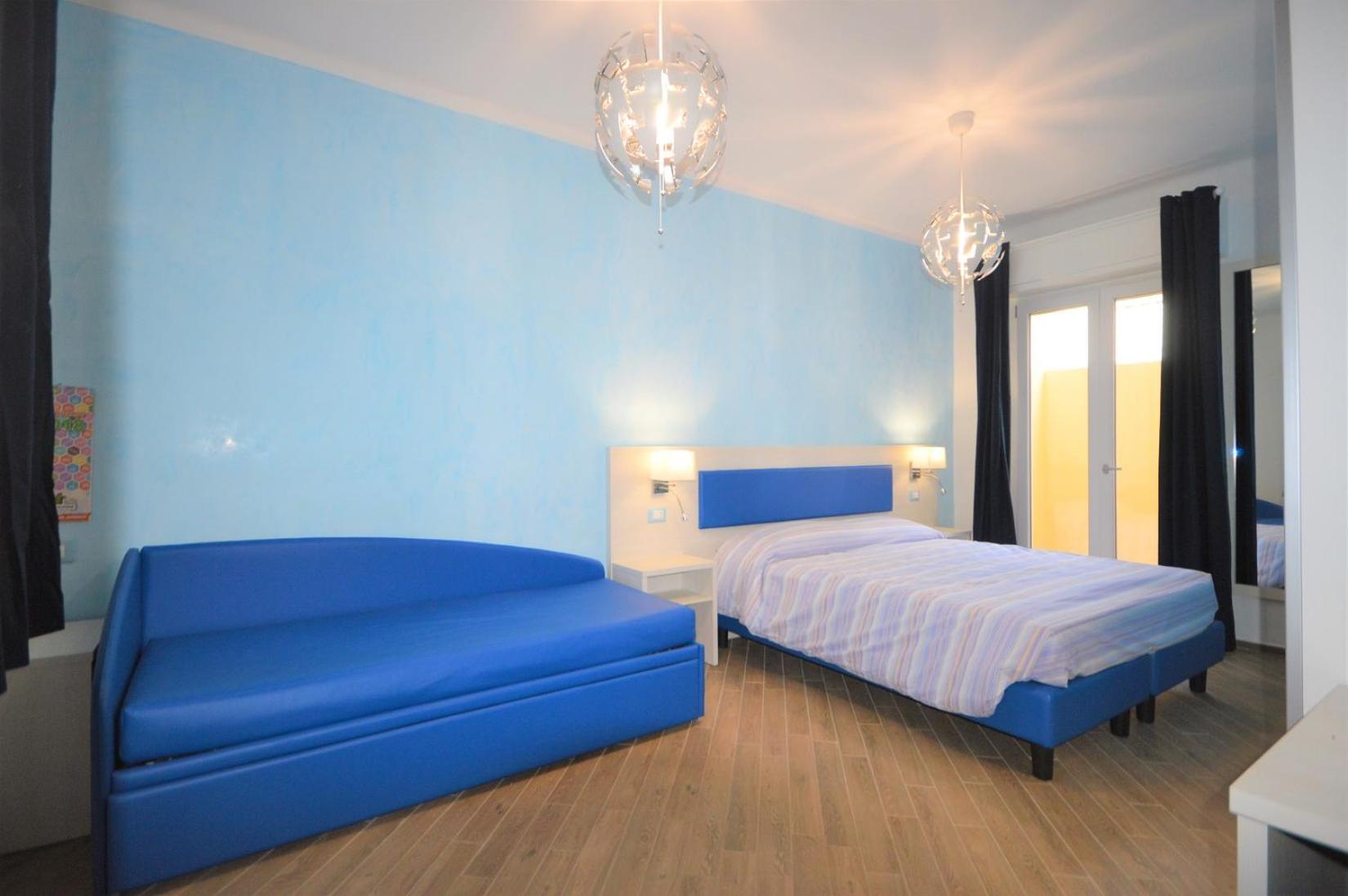 Large Double or Twin Room - Photo 1