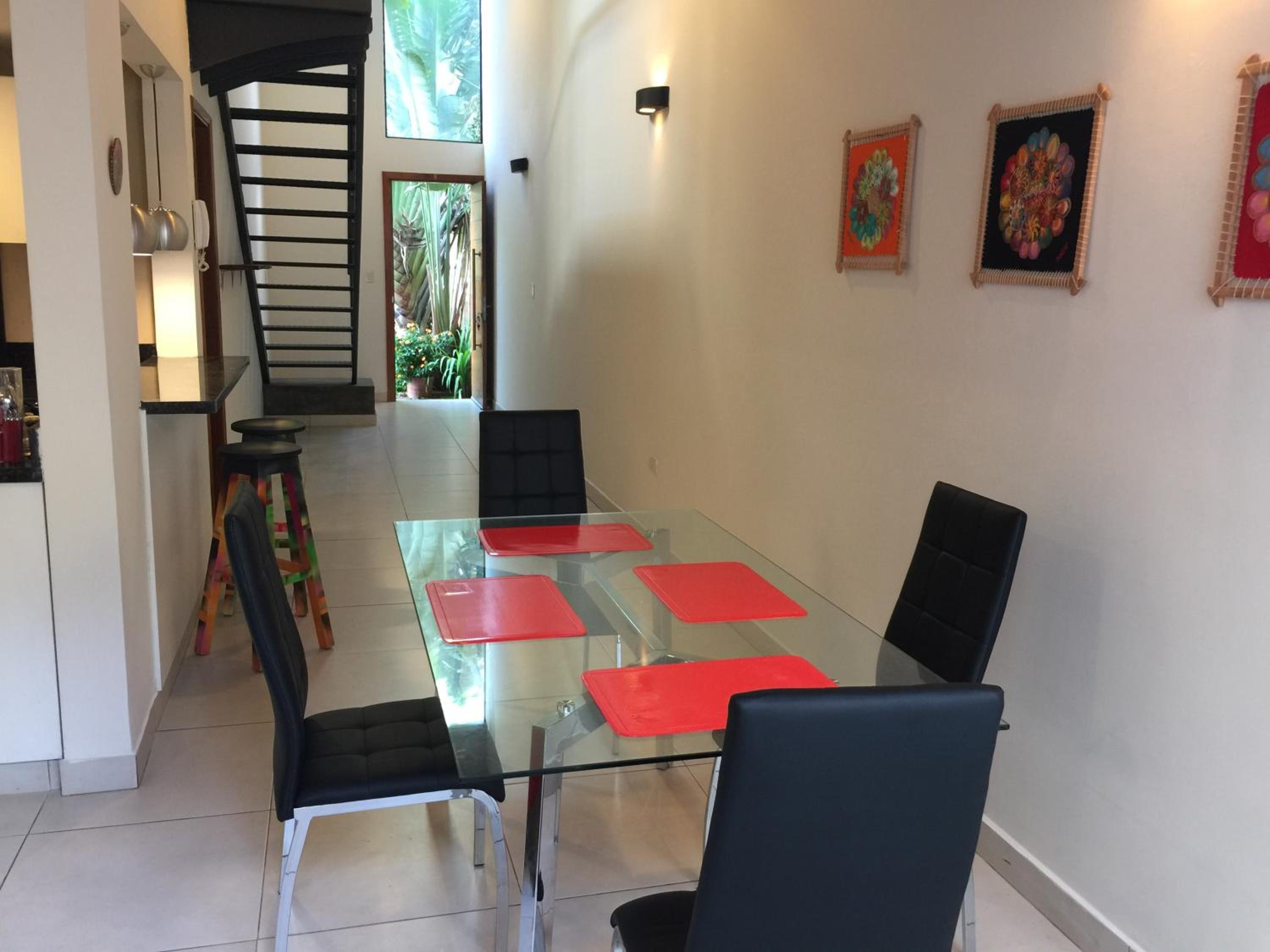 Apartment - Split Level photo 2