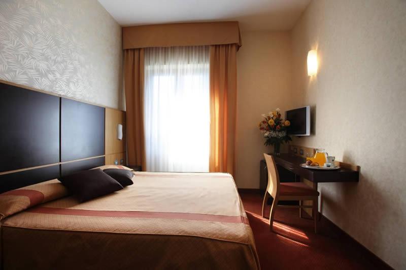 Single Room photo 2