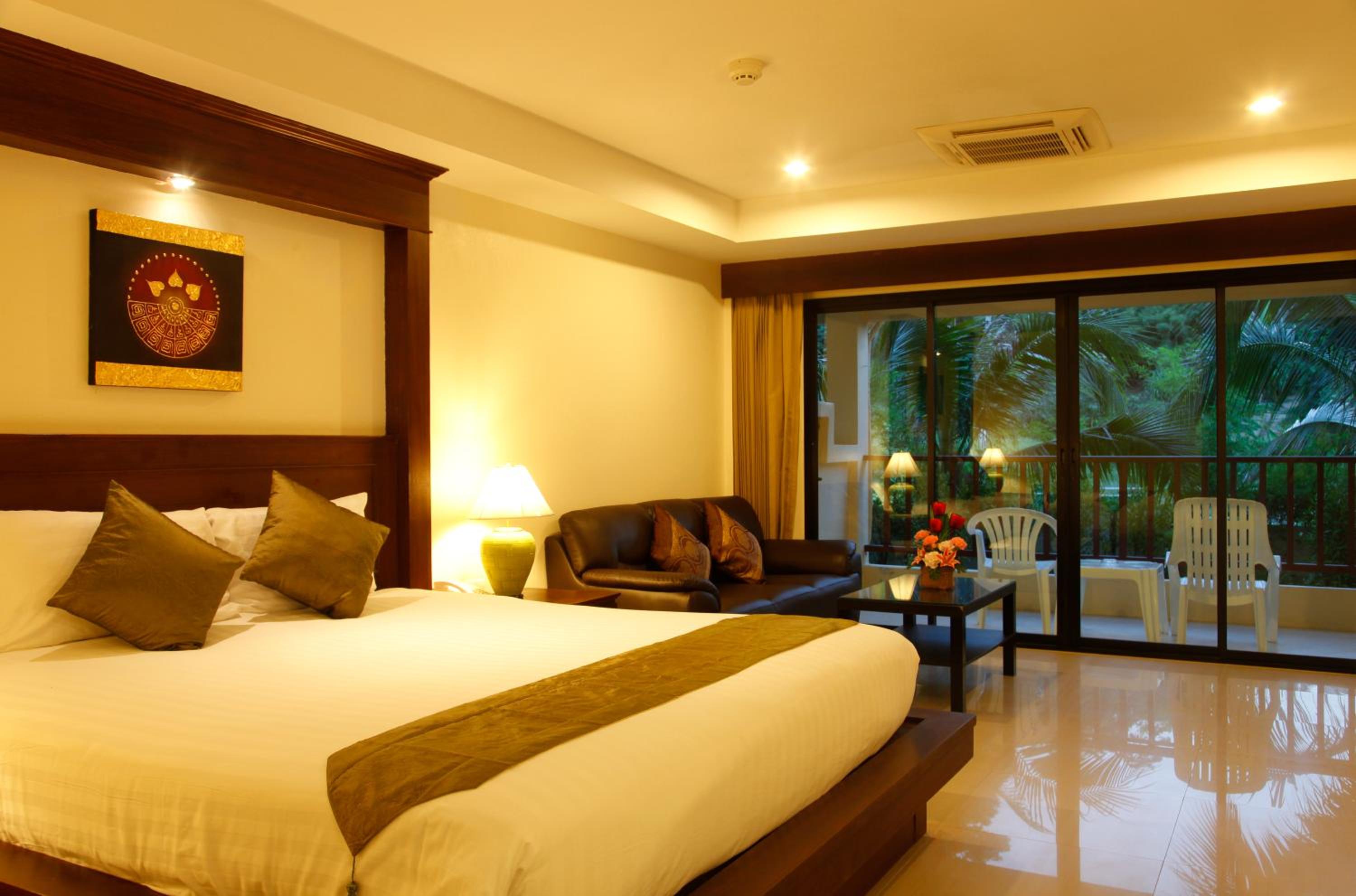 Deluxe Double or Twin Room with Pool Access - Photo 7