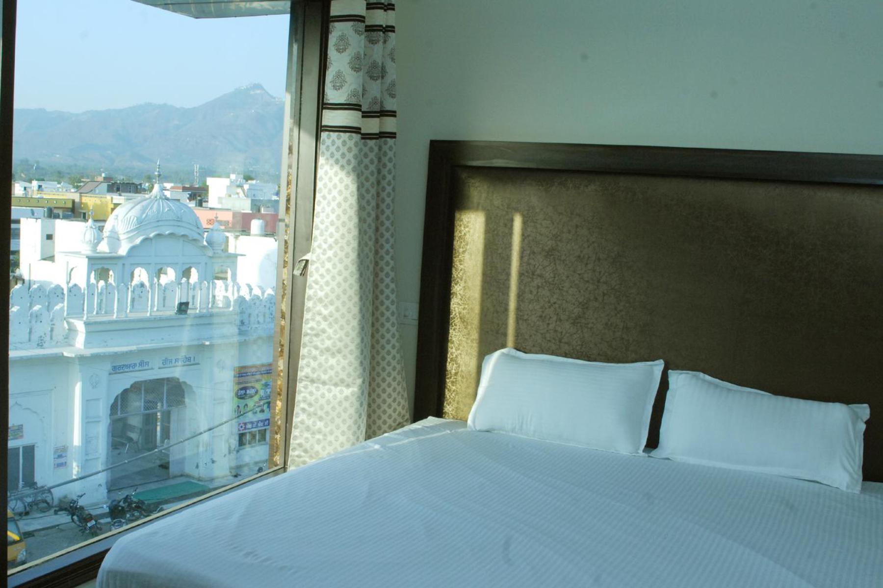 Deluxe Double Room - Photo 6