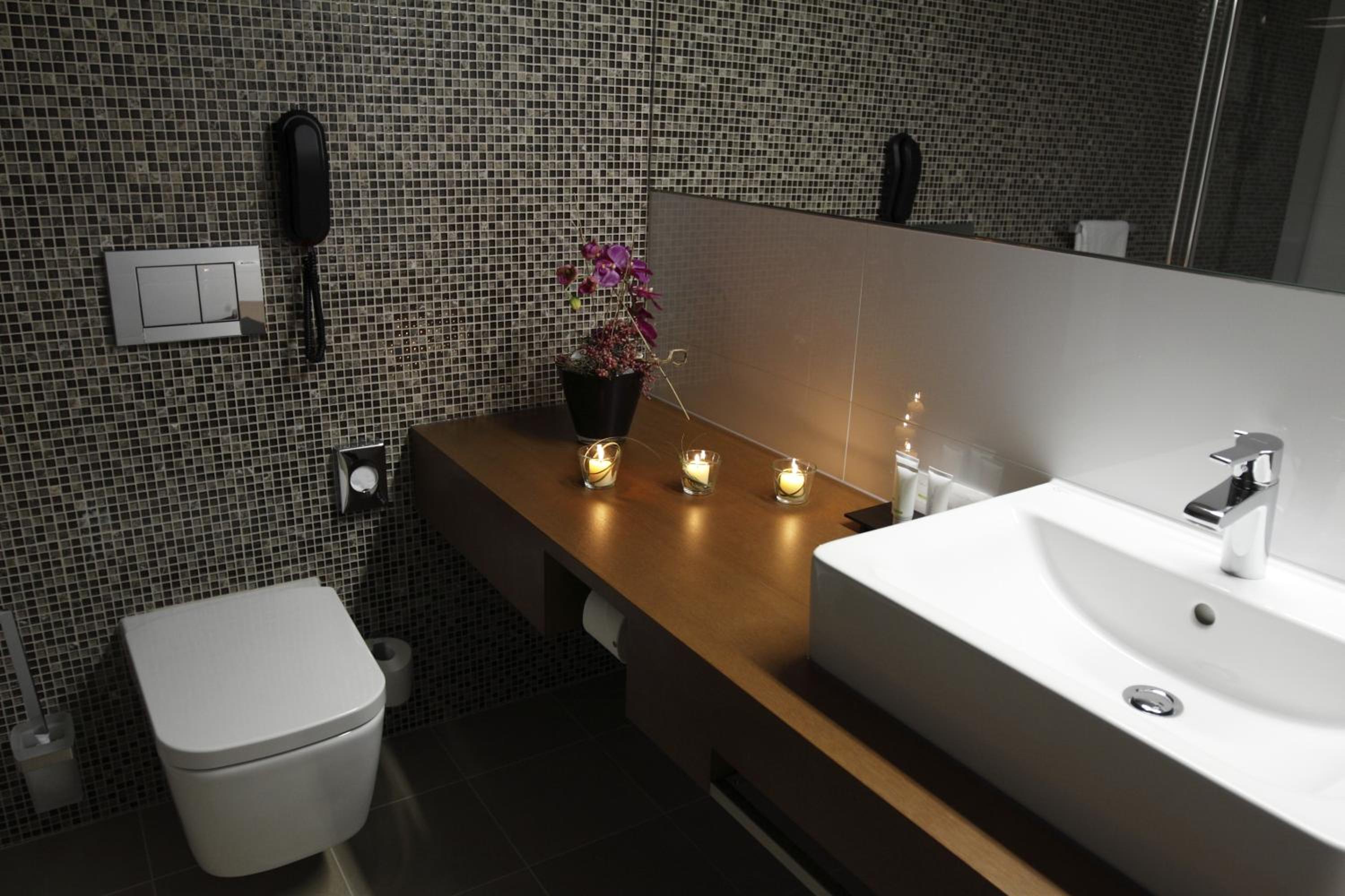 Twin Room - Photo 8