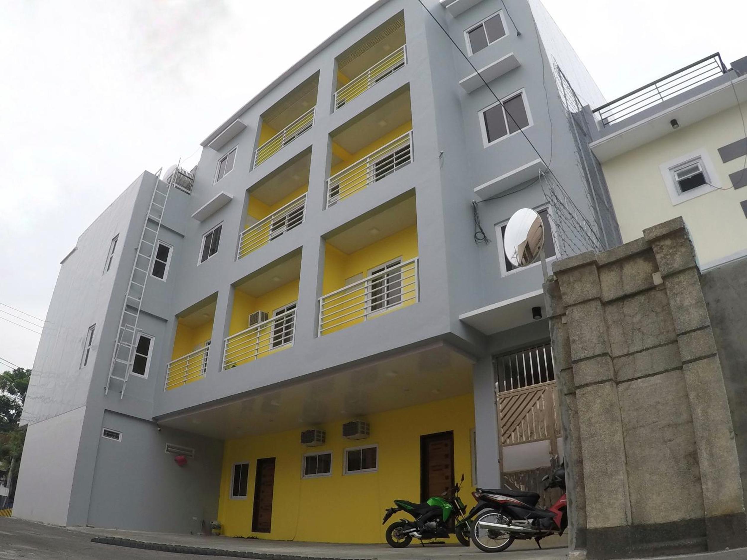 Apartment with Terrace - Photo 16