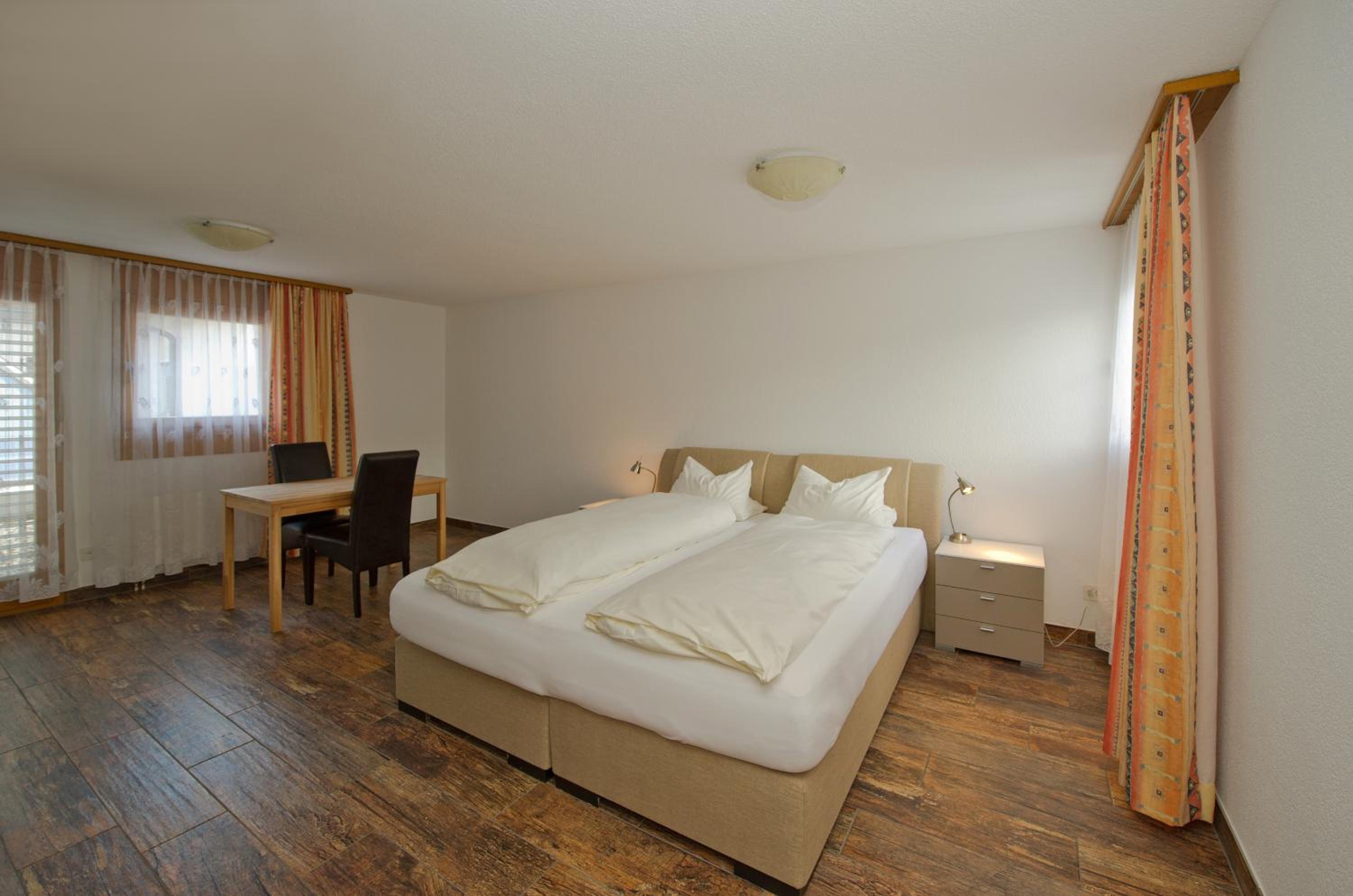 Double Room - Photo 5