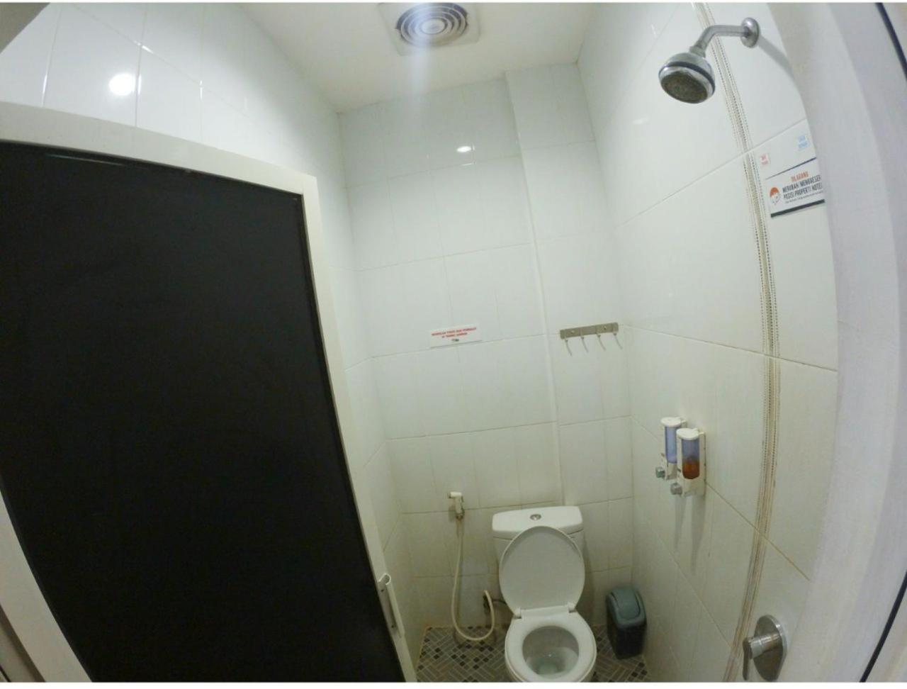 Standard Twin Room - Photo 13