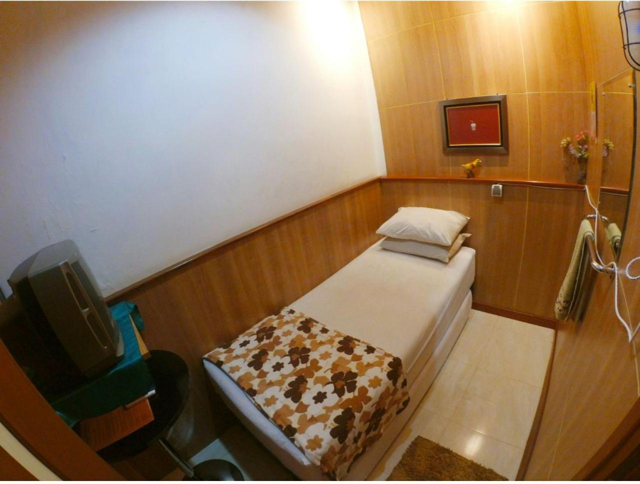 Standard Twin Room - Photo 15