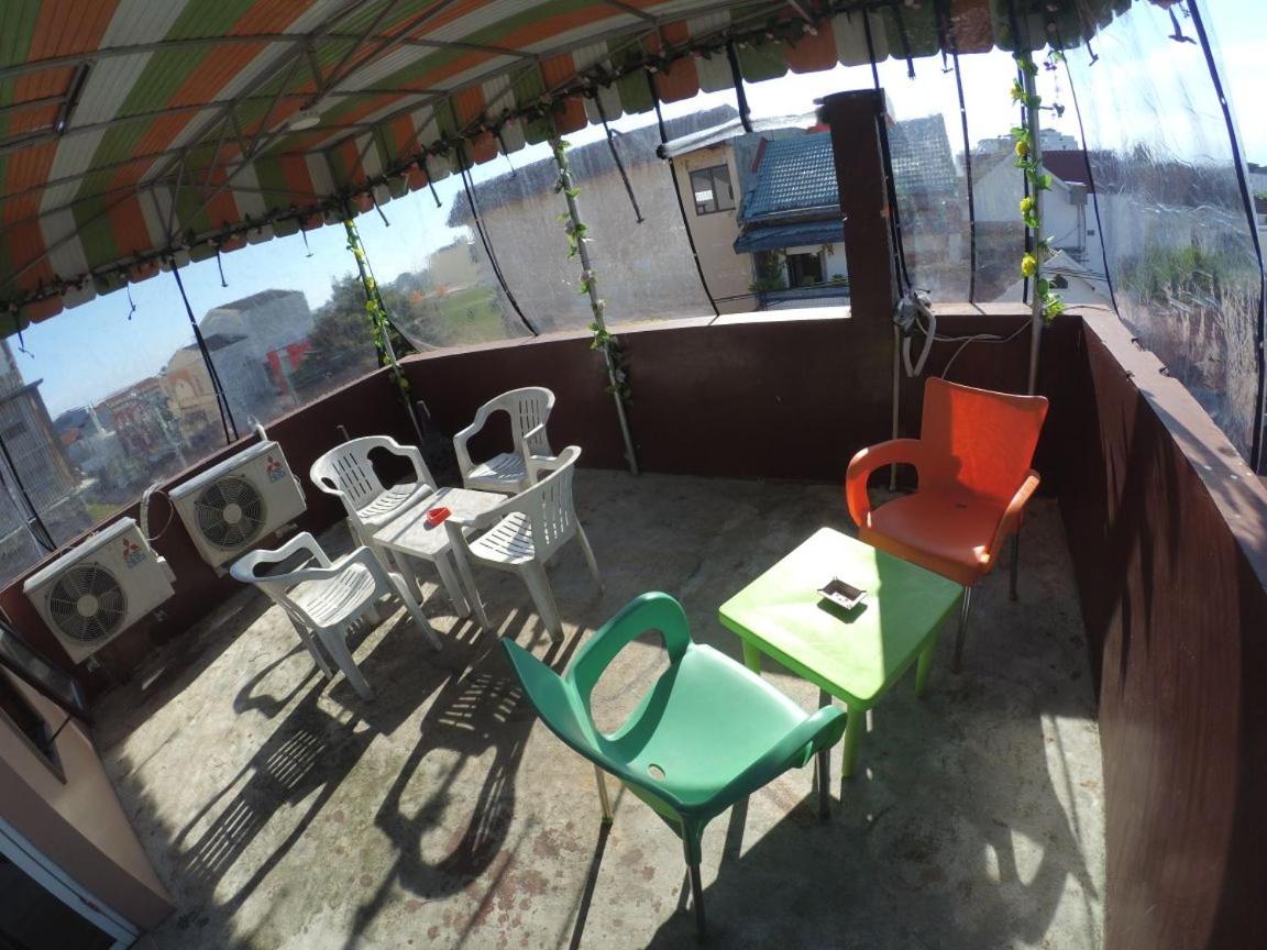 Standard Twin Room - Photo 9