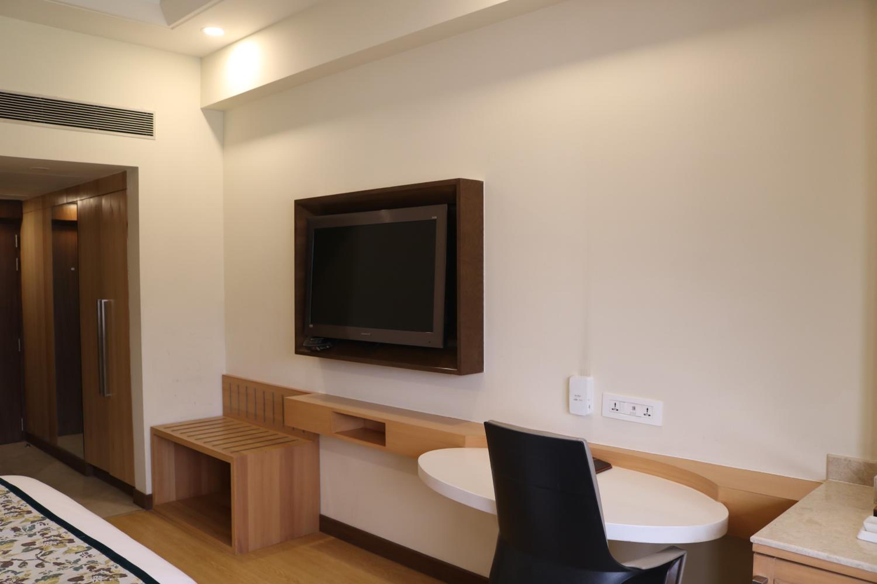 Business Class Room with 15% discount on food & Soft Beverages - Photo 5