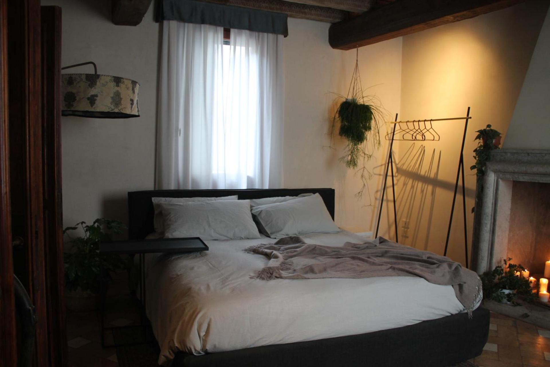 Superior King Room - Photo 5
