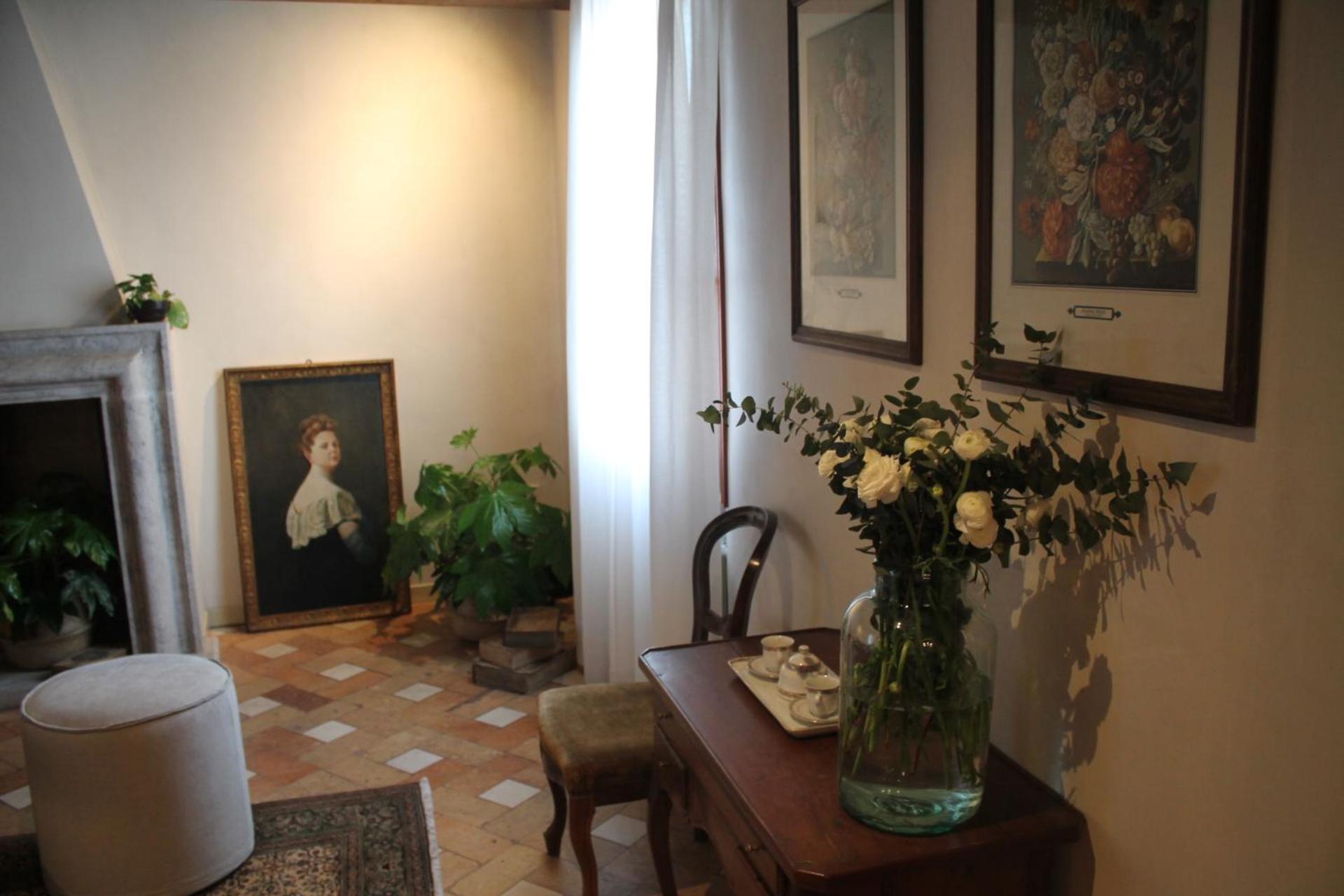 Superior King Room - Photo 4