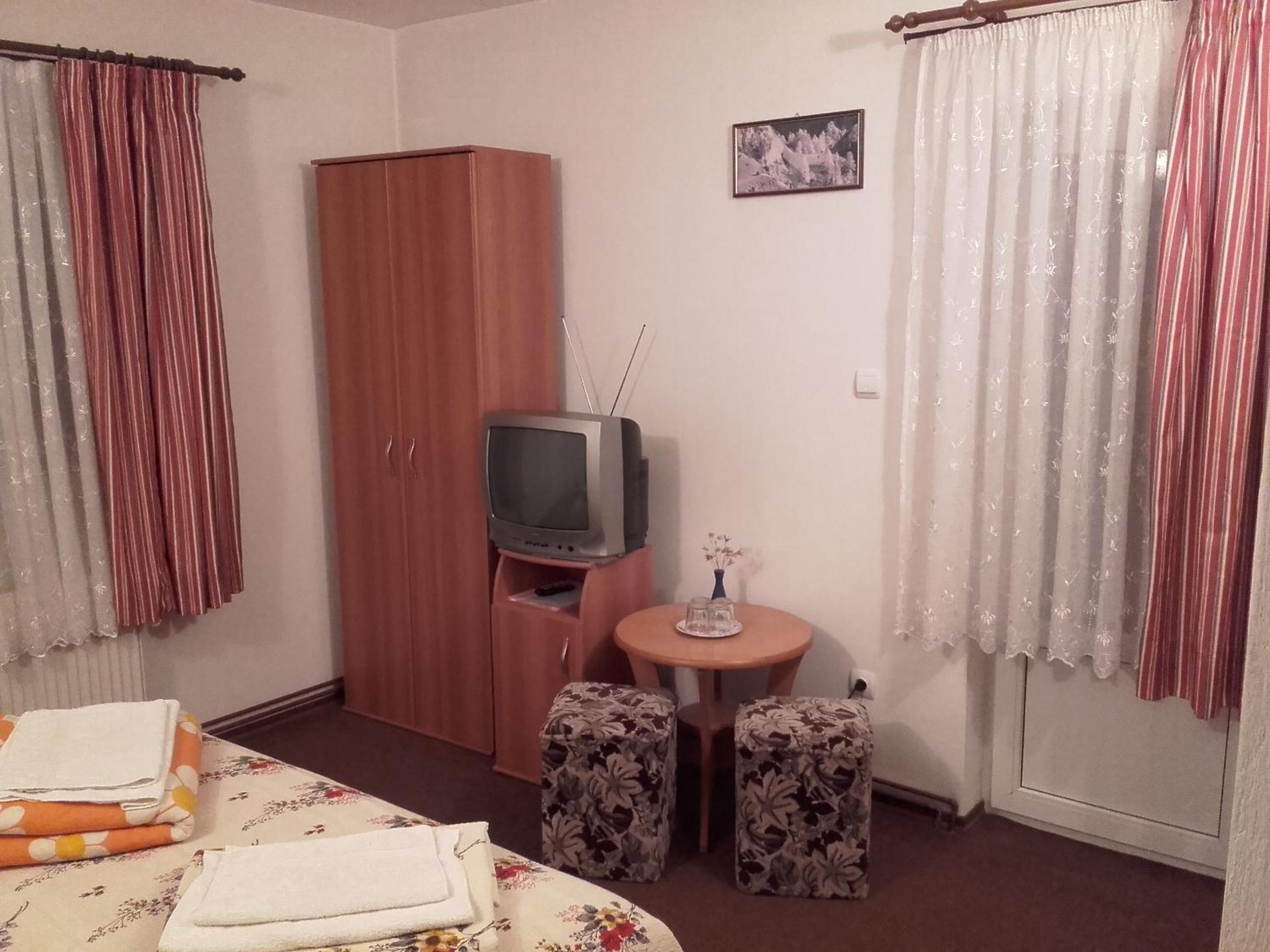 Double Room - Photo 13