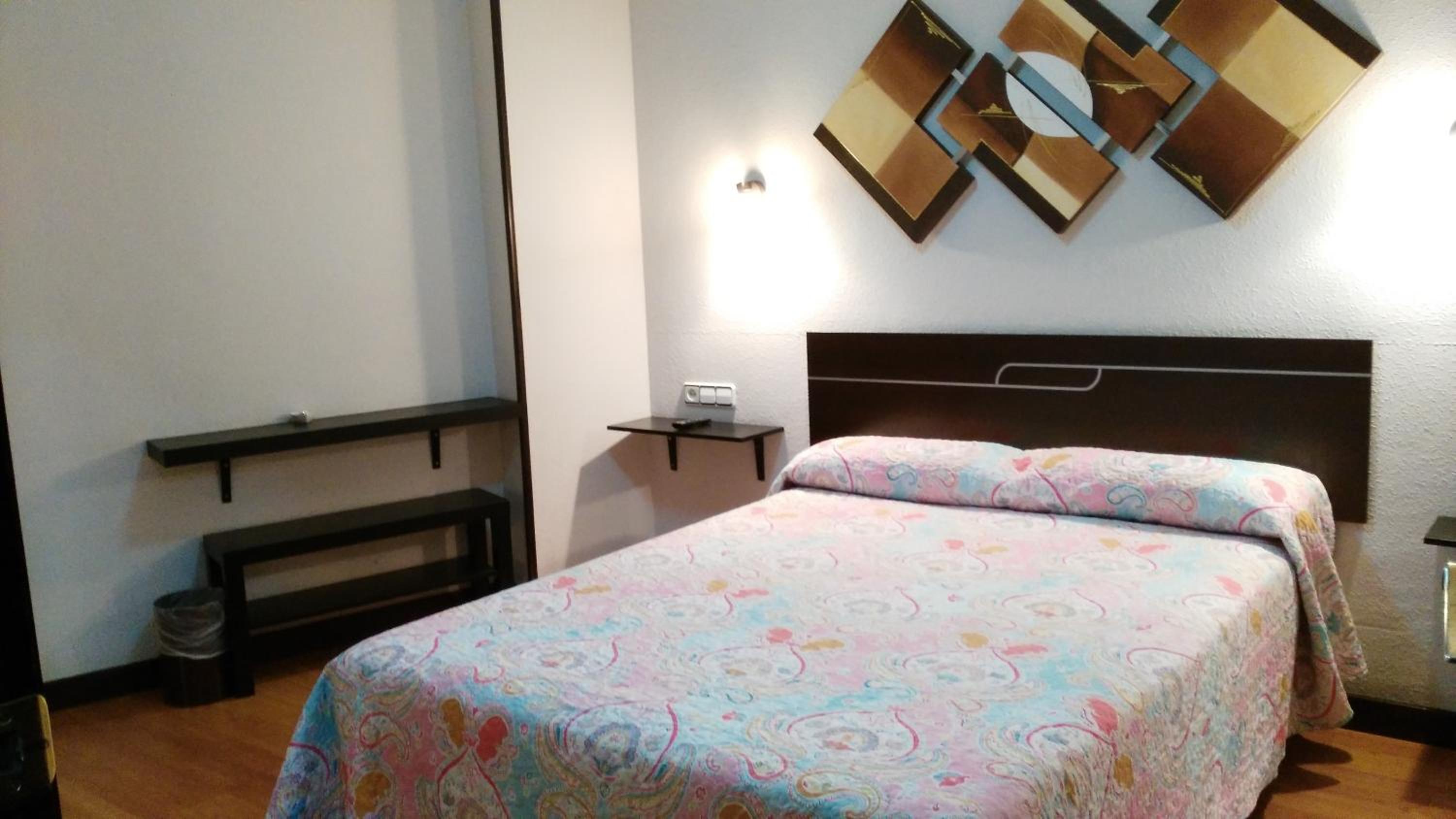 Double or Twin Room - Photo 15