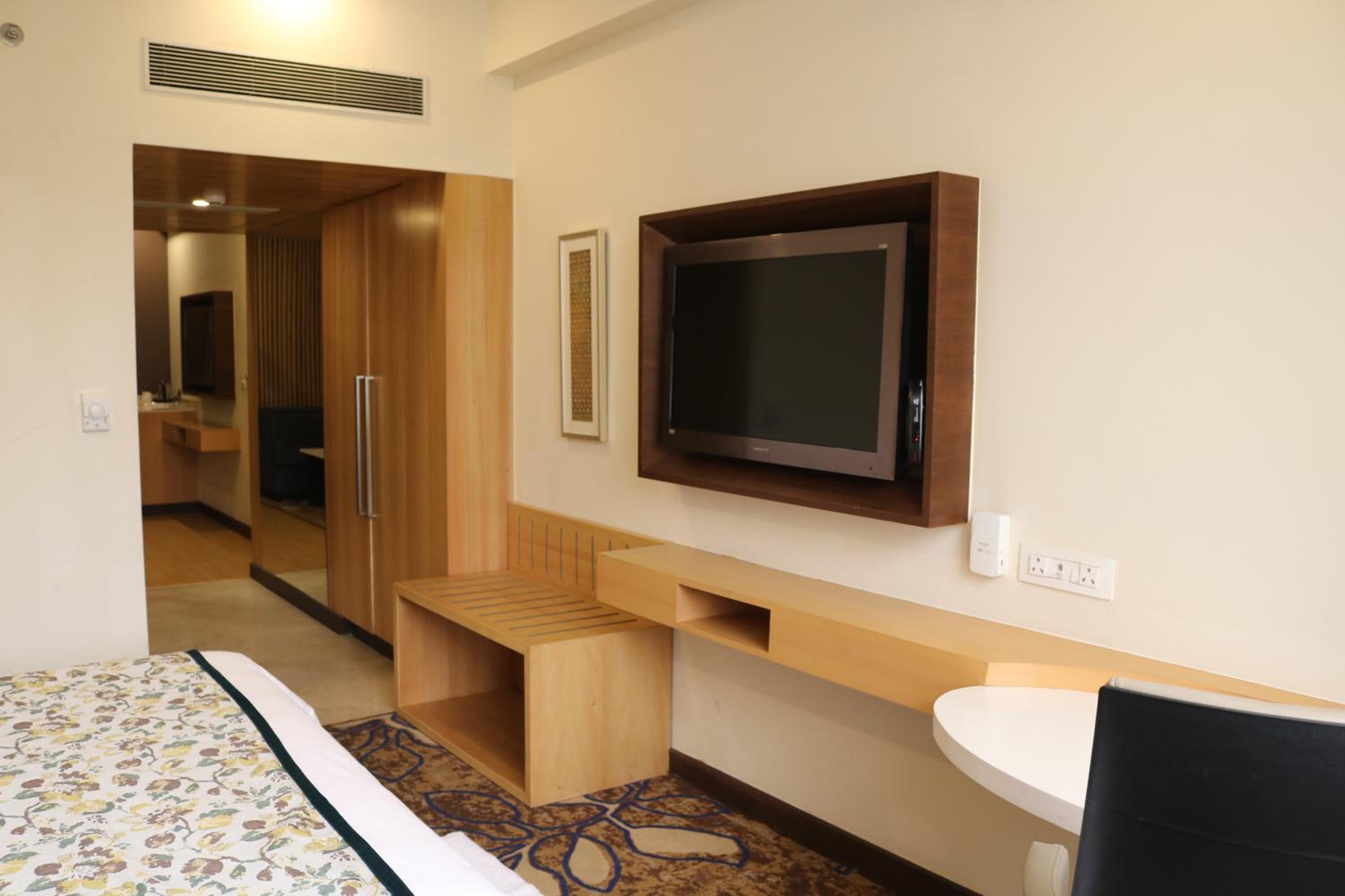 Junior Suite with 15% discount on food & Soft Beverages - Photo 12